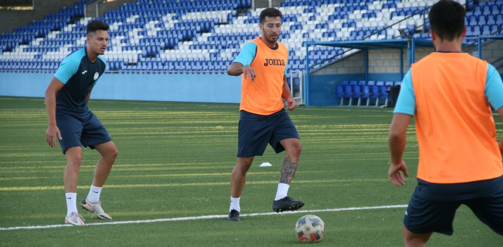 Chico Ruiz, durante un entrenamiento en el estadio lucentino.