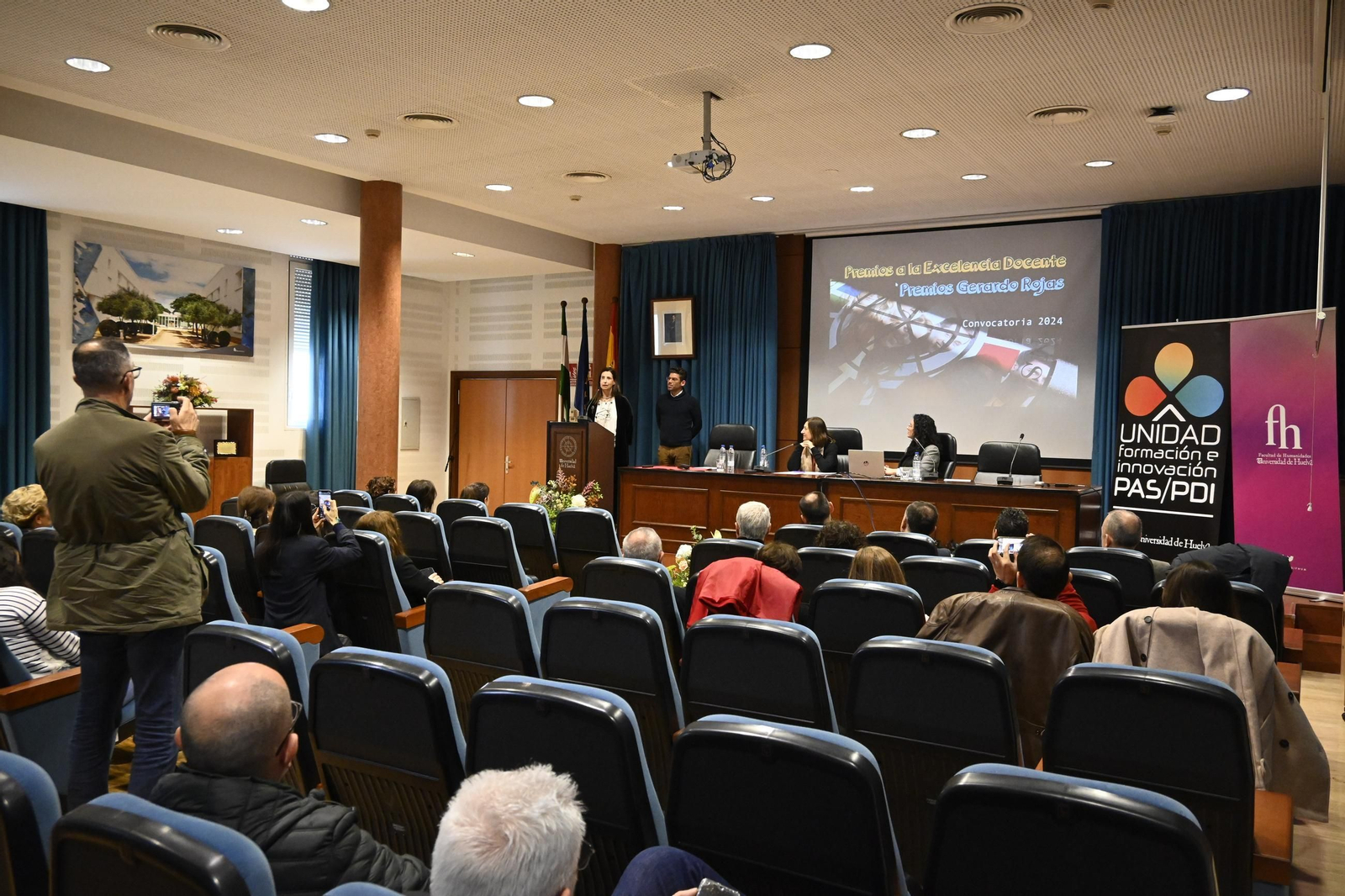 Premios a la Excelencia Docente 2024 y los Premios 'Gerardo Rojas' de Proyectos de Intercambio entre Empresas e Instituciones, en imágenes