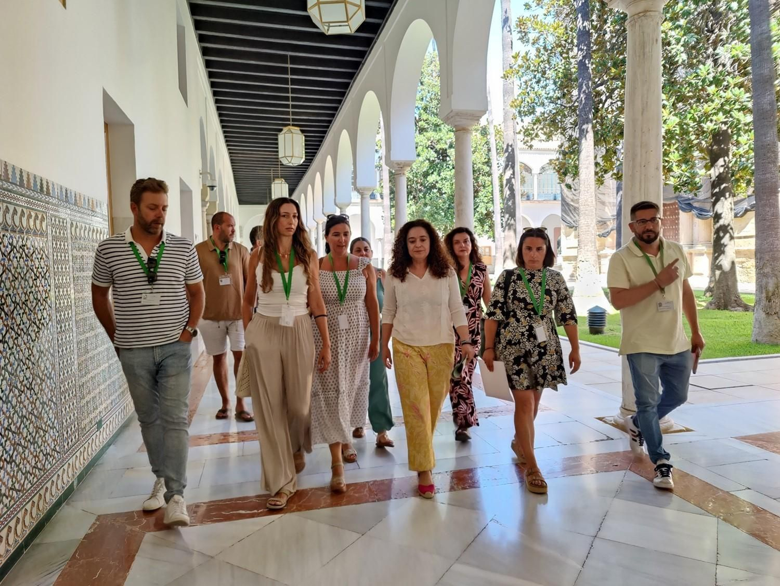 Inma Nieto, con varios de los familiares afectados.