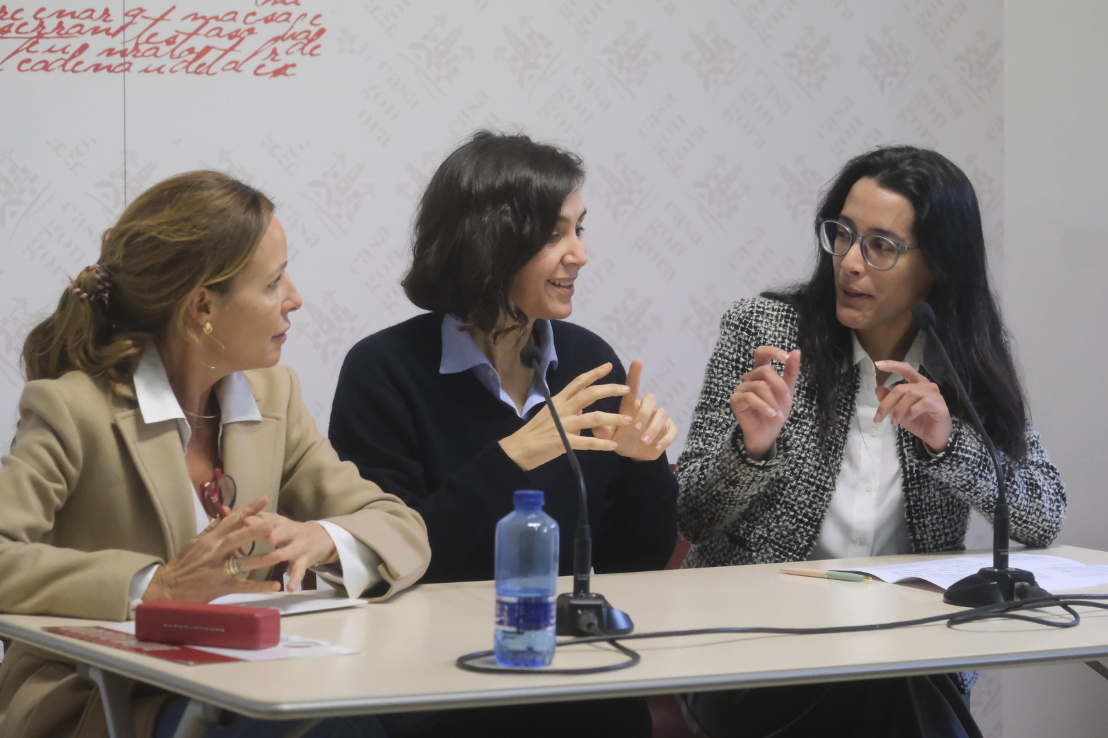 Las imágenes de la presentación de la obra ‘Historias de mujeres casadas’ de Cristina Campos en Córdoba