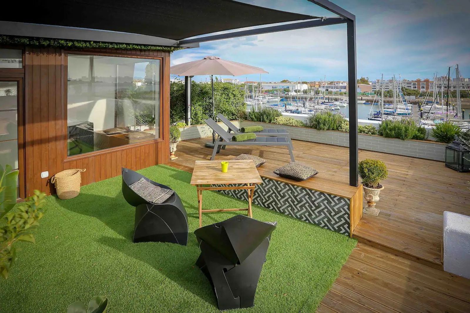 El espectacular alojamiento de Huelva donde puedes ver el atardecer en España y Portugal a la vez