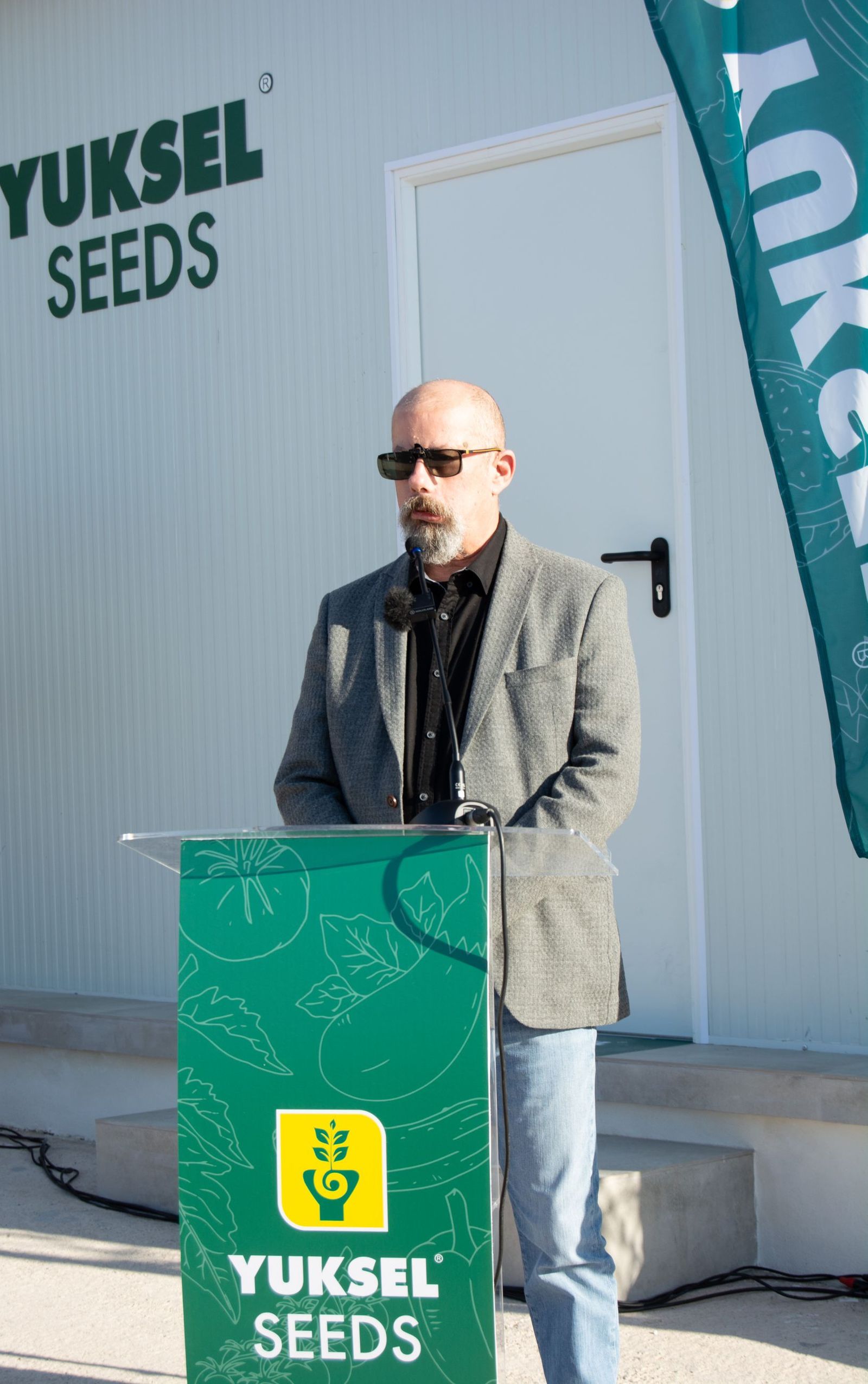 Yuksel inaugura su nuevo centro de investigación y desarrollo en Vícar