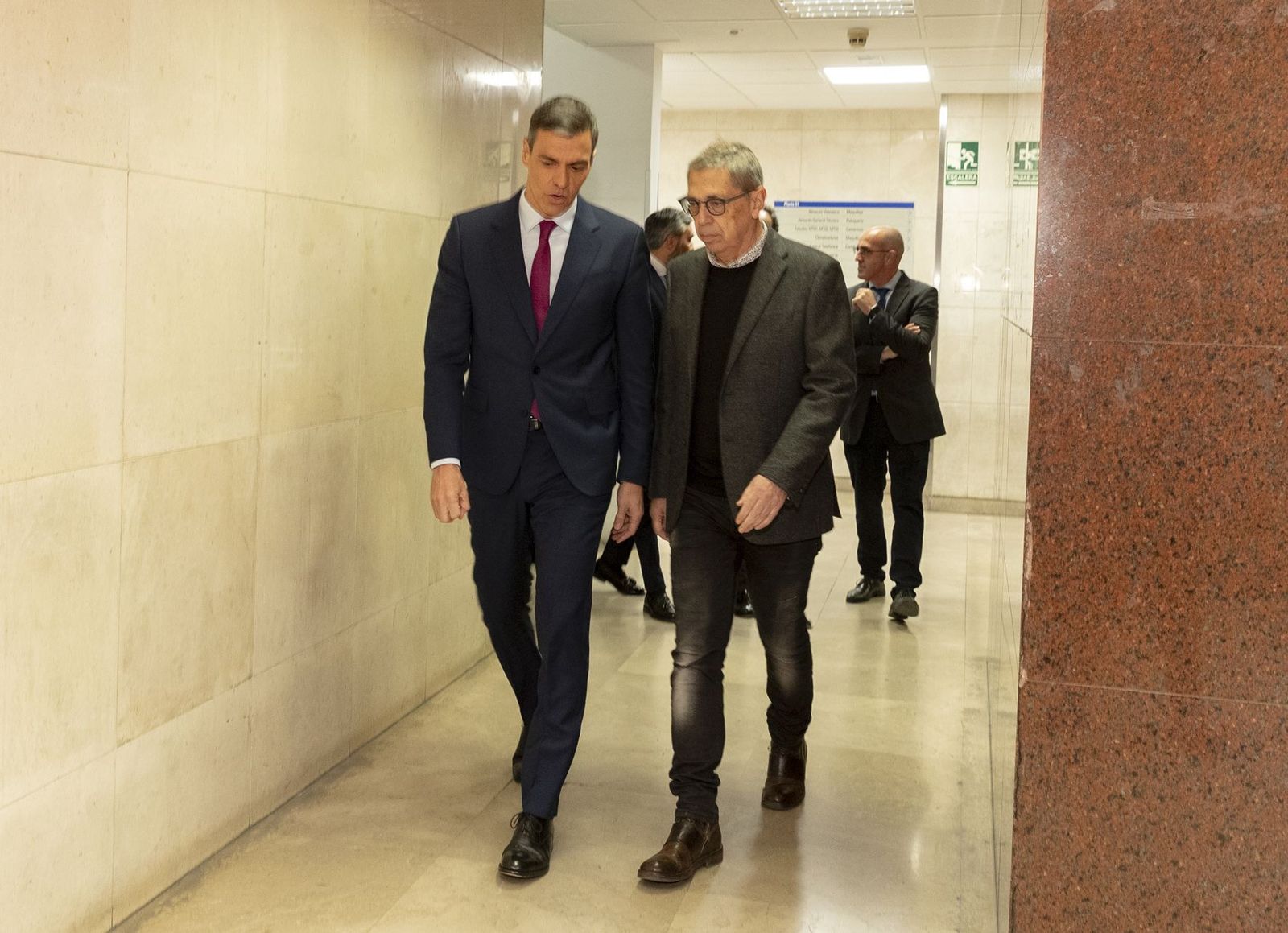 Pedro Sánchez, a su llegada el lunes por la noche a RTVE.