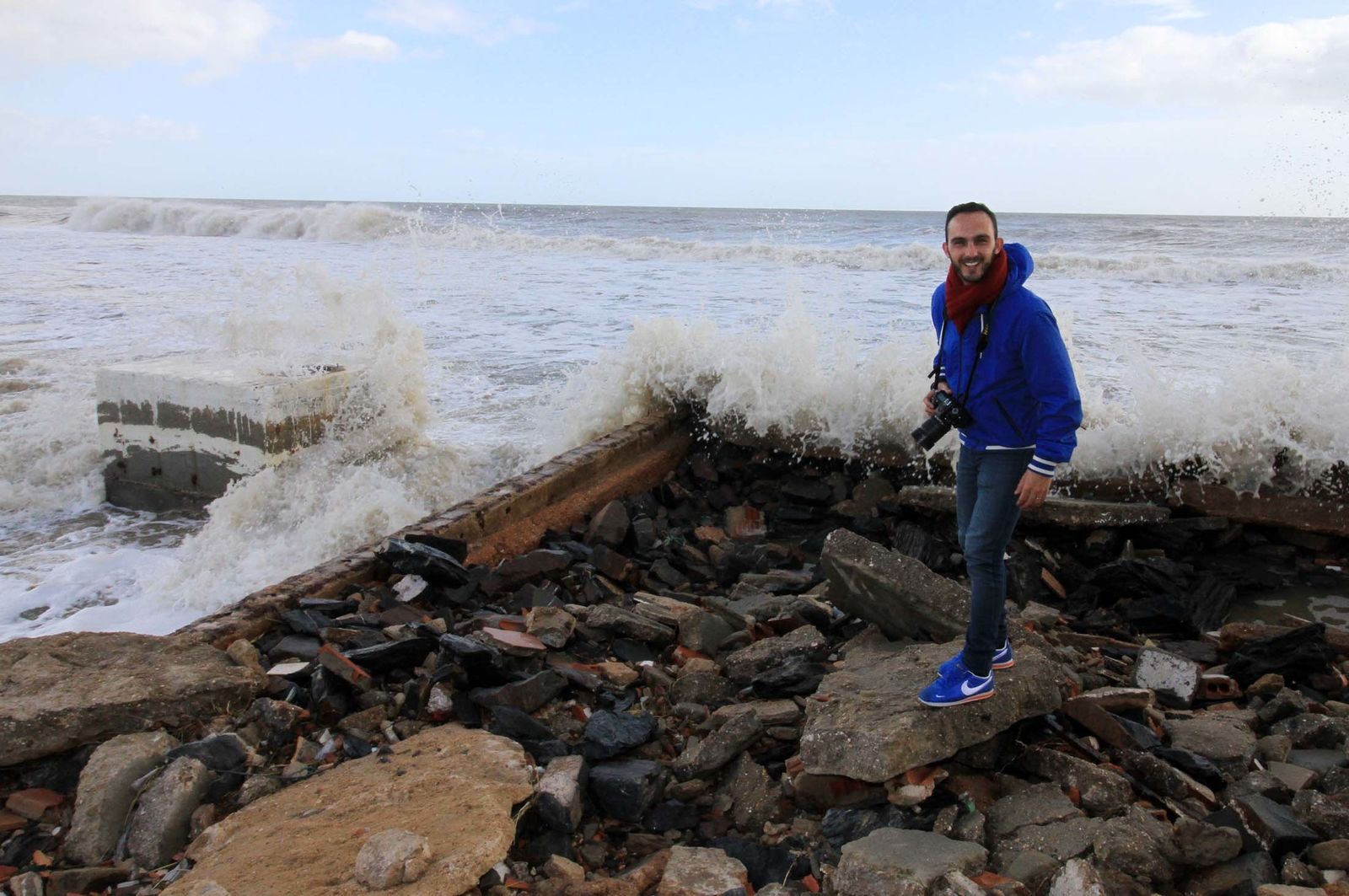 Imágenes de la visita de Rajoy y Susana Díaz a la playa de La Antilla