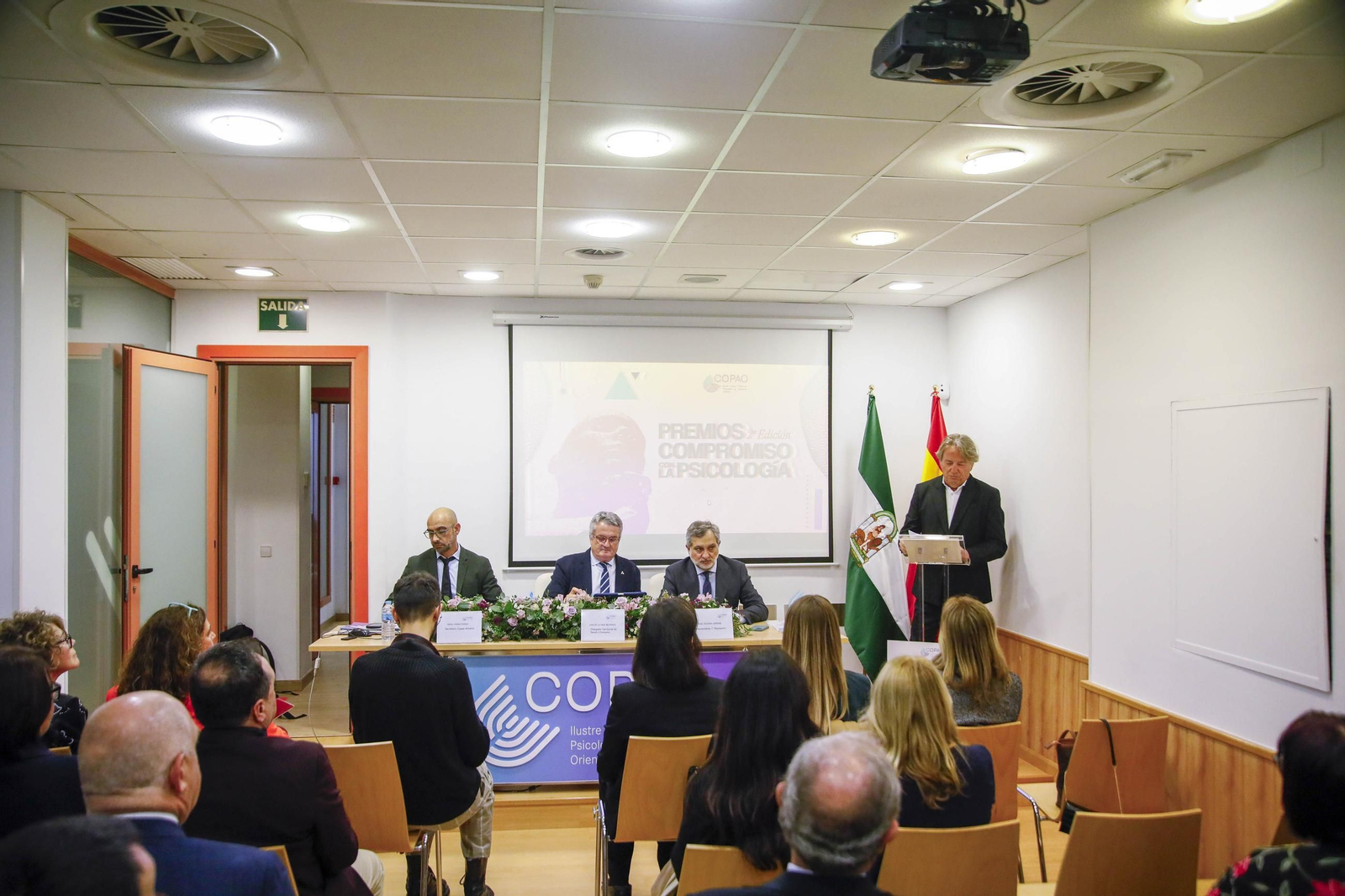 Las imágenes de la entrega de los Premios Compromiso con la Psicología en la sede del COPAO en Almería