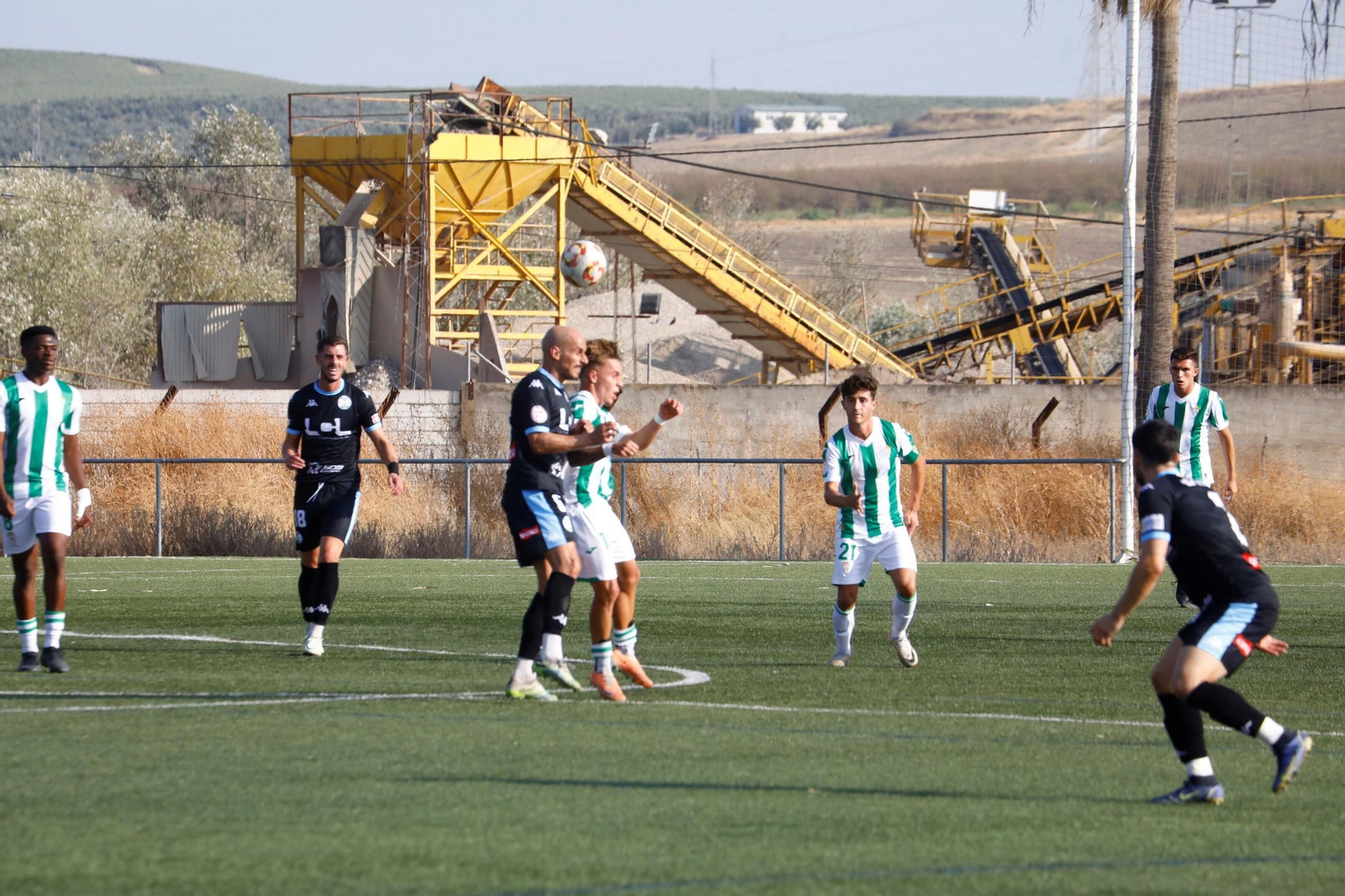 Las mejores fotos del derbi entre el Córdoba B y el Ciudad de Lucena en la Ciudad Deportiva
