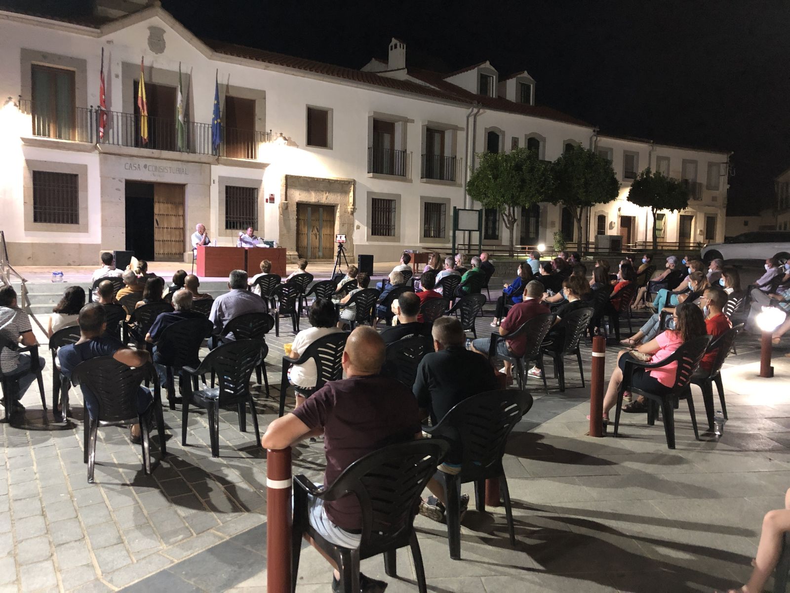 Asistentes a la conferencia sobre la historia de Alcaracejos.