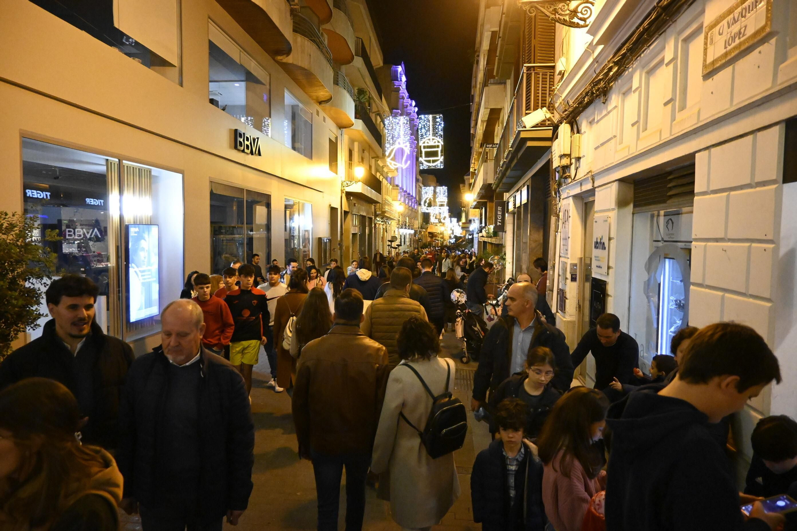 Imágenes del alumbrado navideño en las calles de Huelva