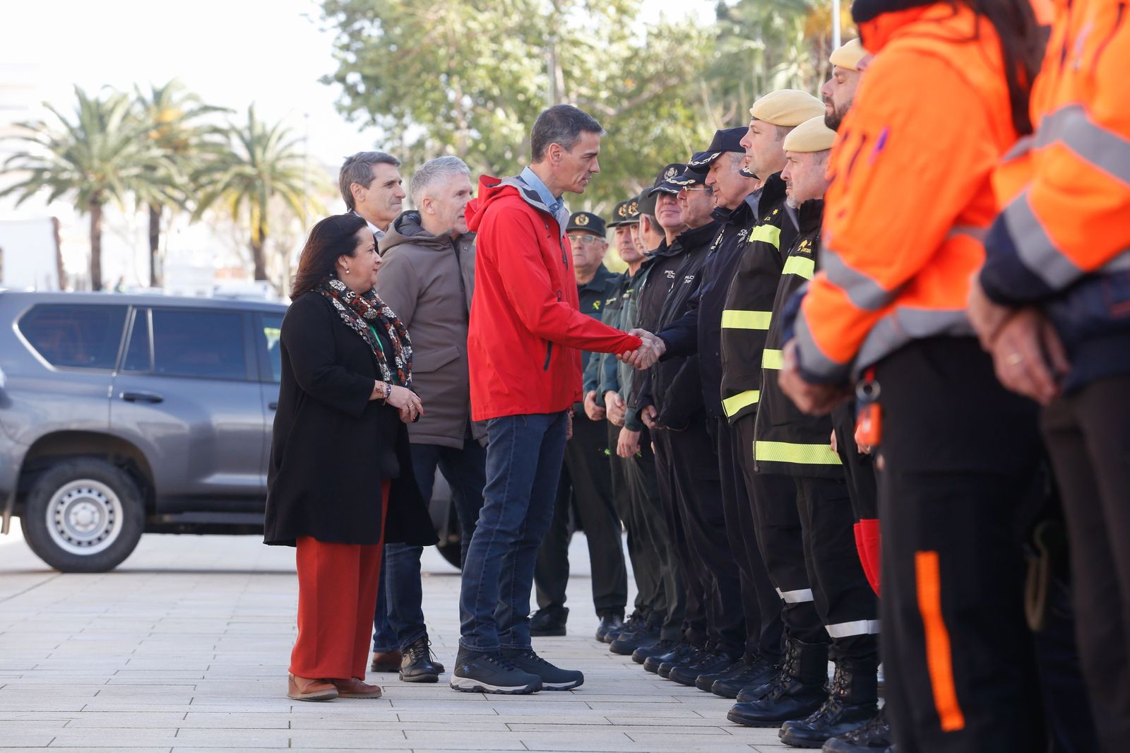 Las fotografías de la visita de Pedro Sánchez al puesto de mando avanzado de San Roque