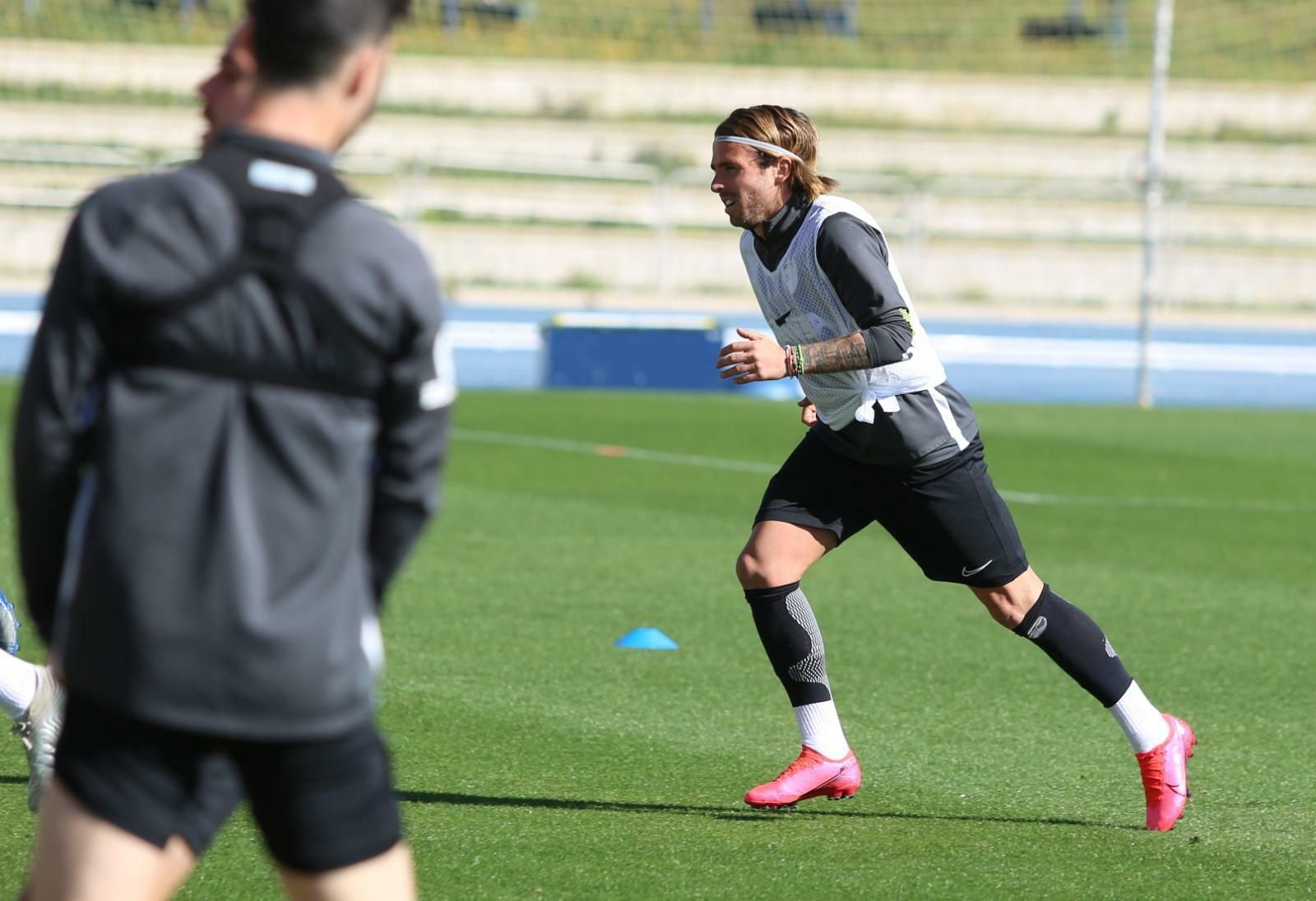 Las fotos del primer entrenamiento de Aarón Ñíguez