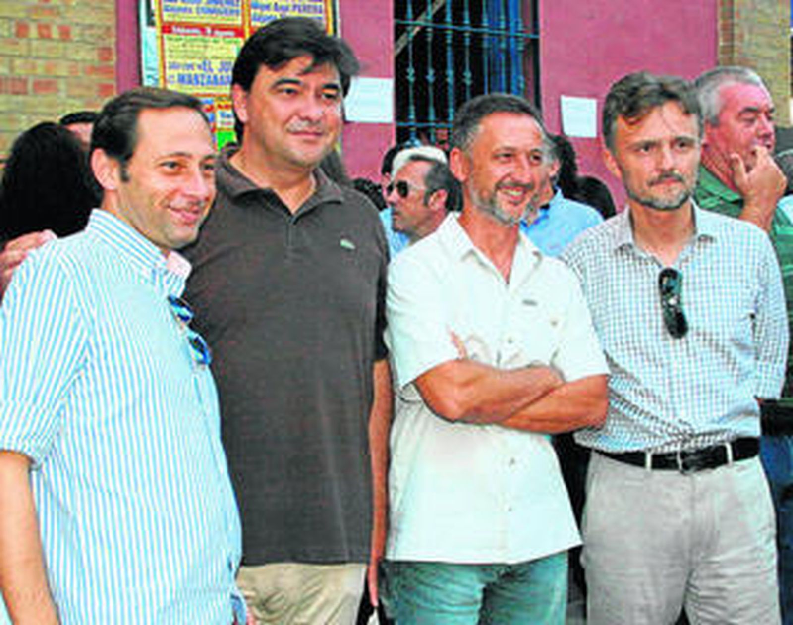 La banda anuncia la entrada al compás de 'Mi Huelva'