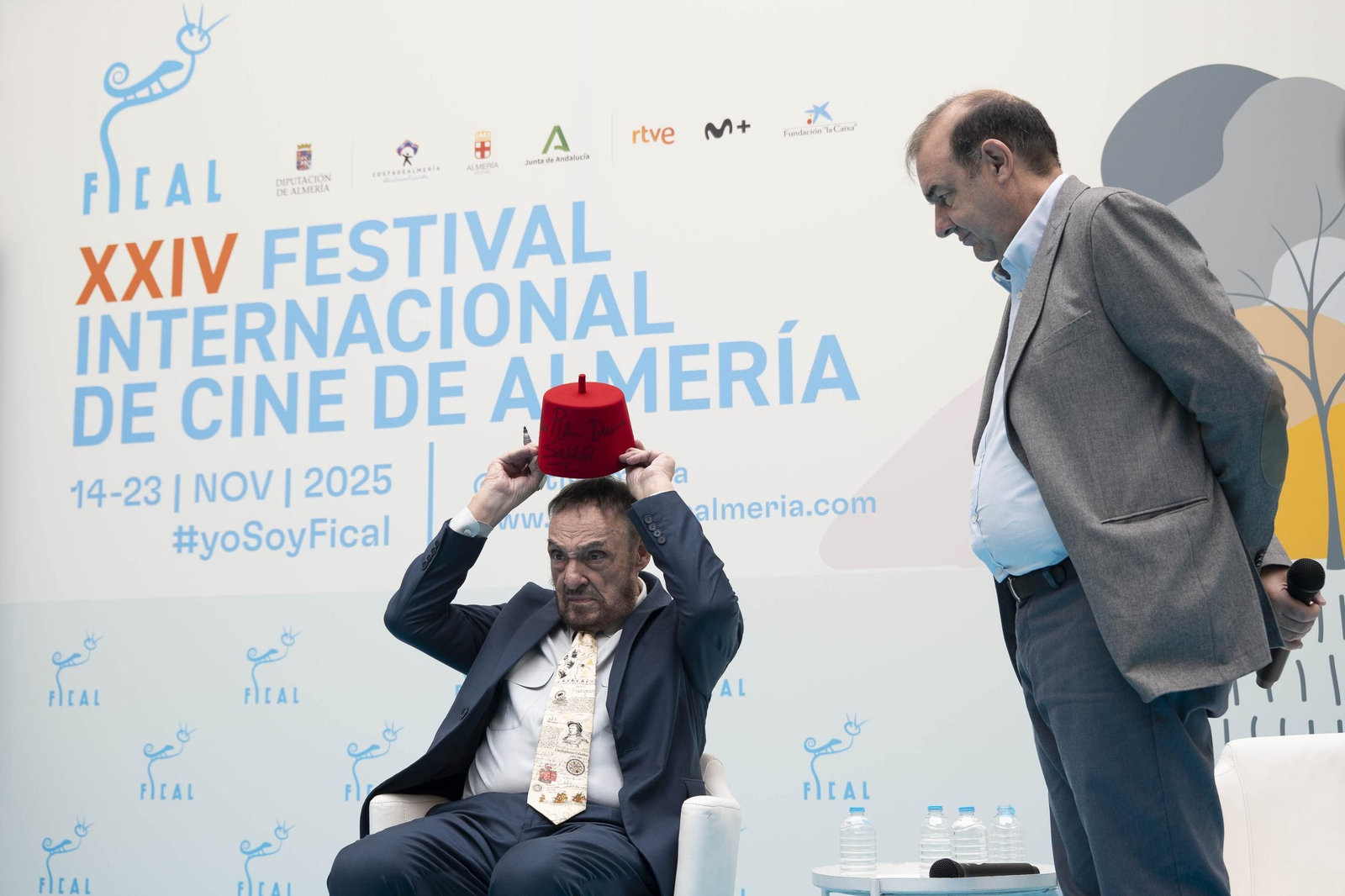 La estrella a JOHN RHYS-DAVIES luce en el paseo de la fama de Almería