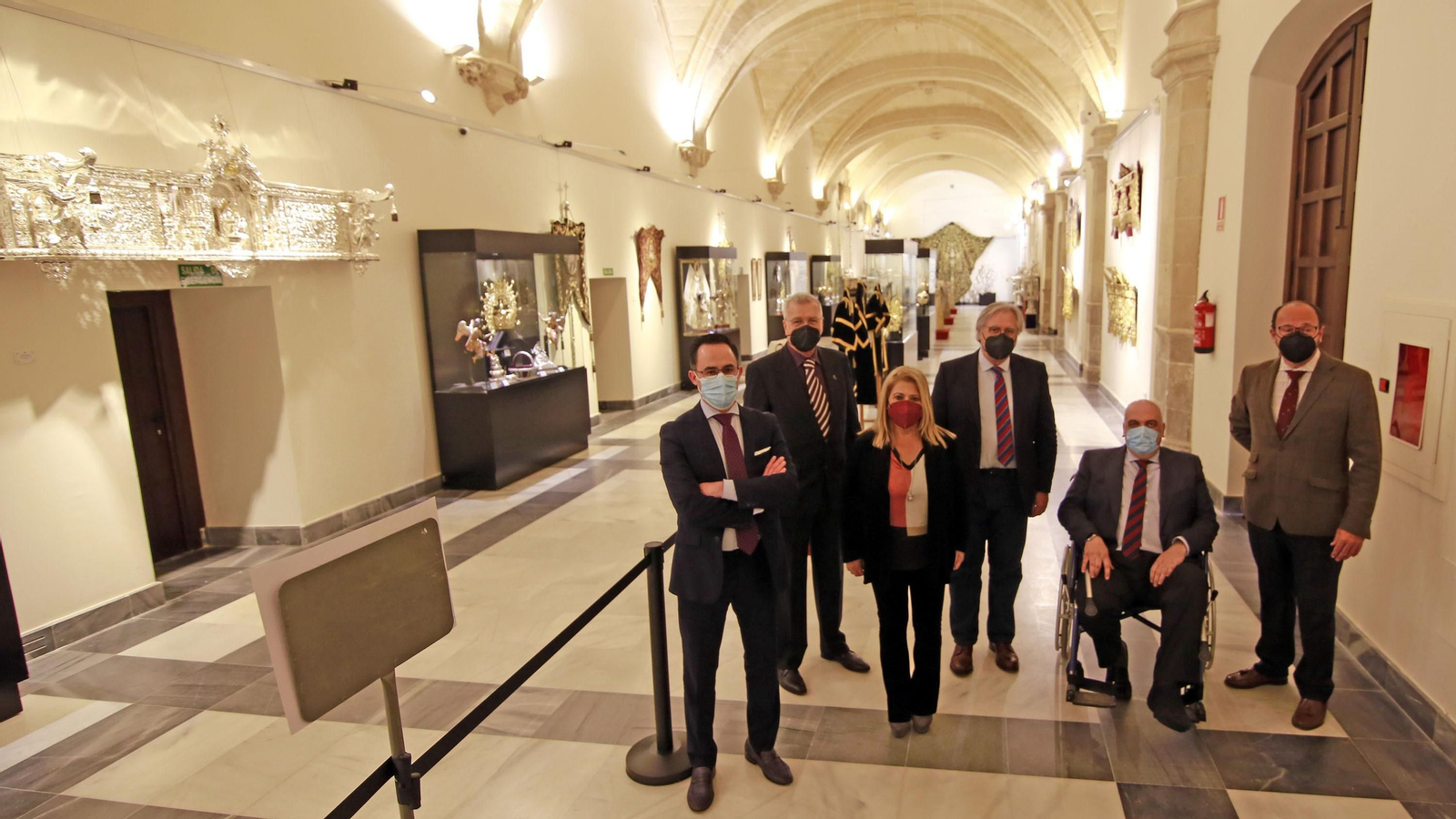 Imágenes de la magna exposición de las cofradías en Los Claustros