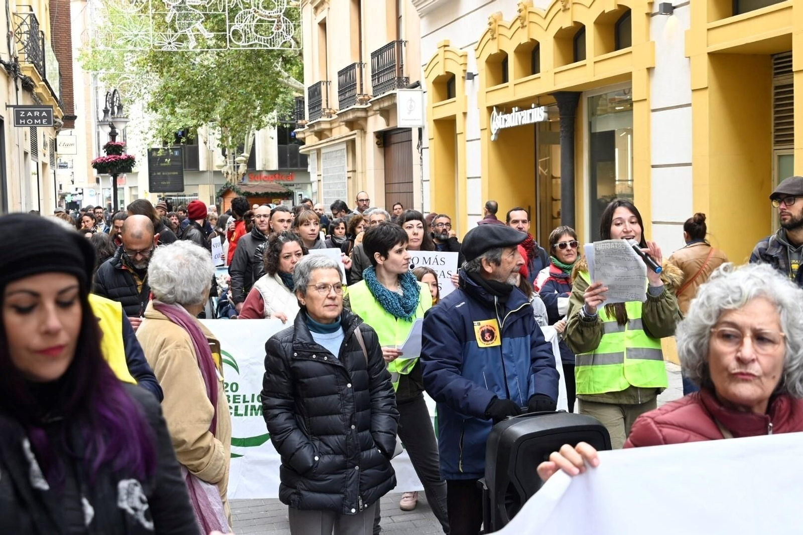 La manifestación en Córdoba contra la Cumbre del Clima, en imágenes La manifestación en Córdoba contra la Cumbre del Clima, en imágenes