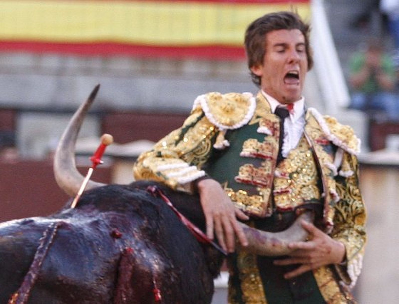 Brutal cornada a Lancho