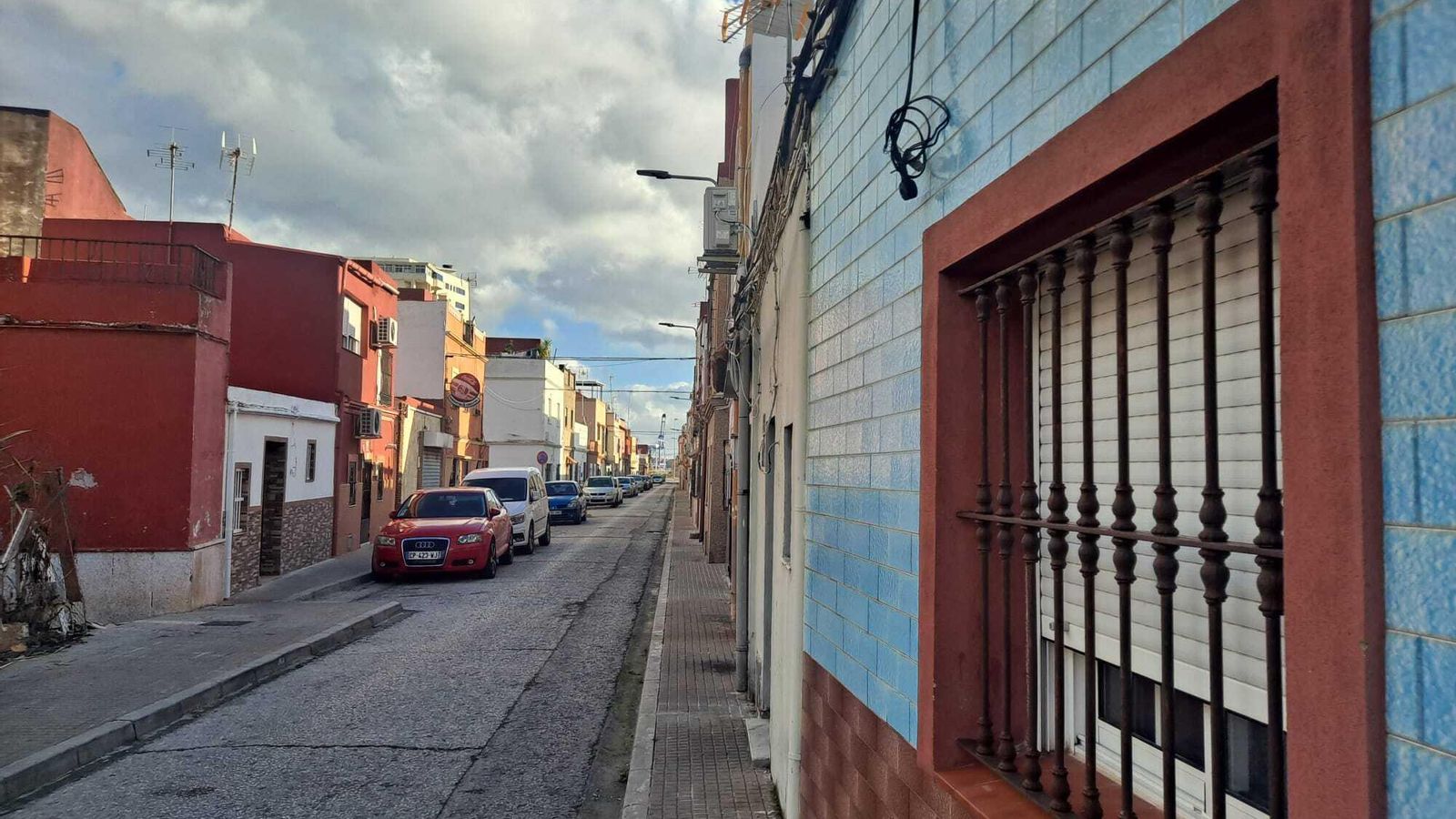 La calle Ponce de León,  en El Saladillo, donde dispararon contra una vivienda.