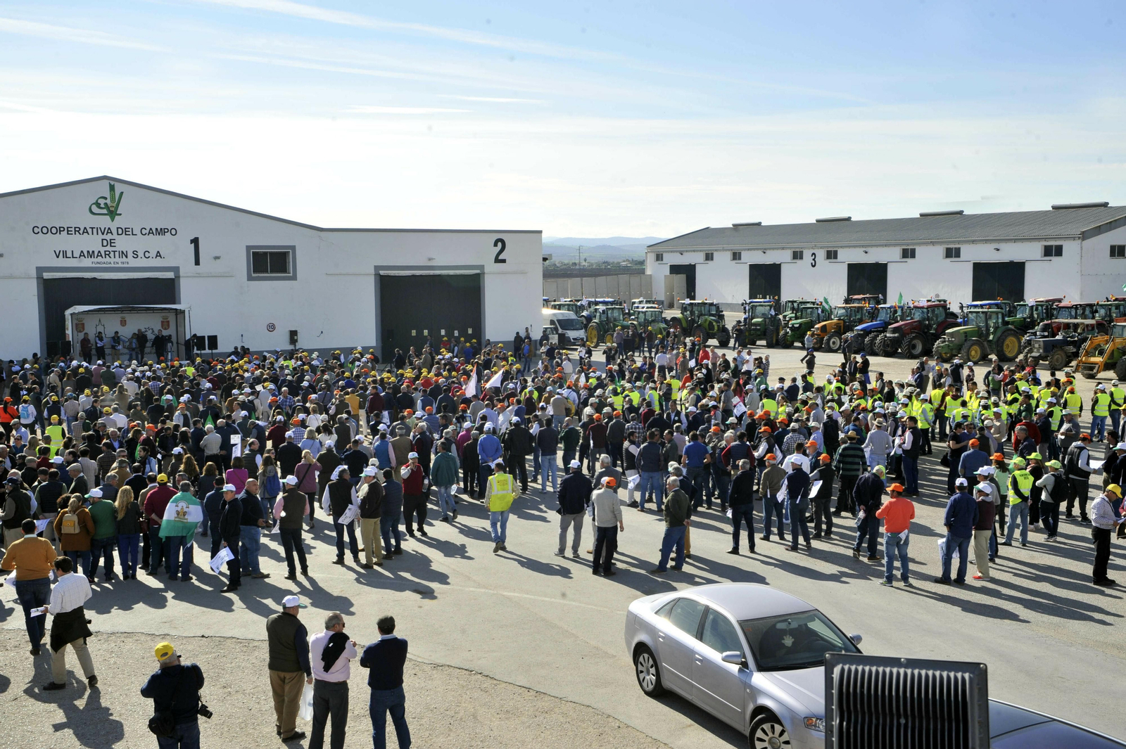 Imágenes de la tractorada reivindicativa en Villamartín