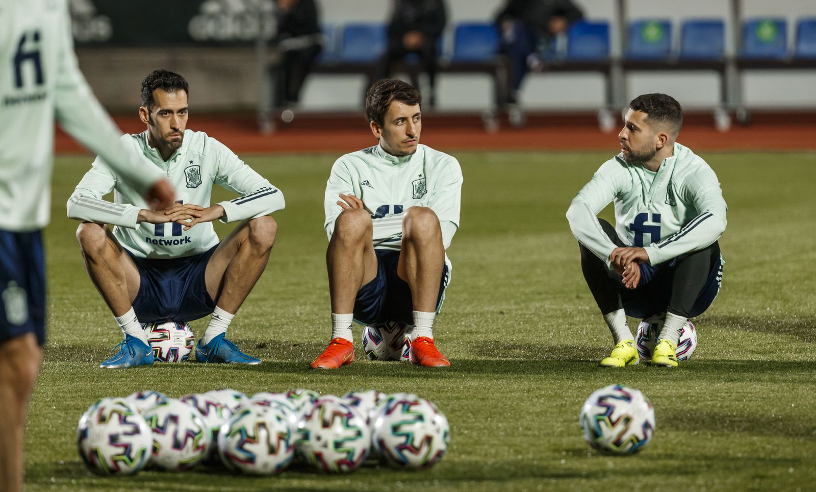 Sergio Busquets, Oyarzabal y Jordi Alba, en el entrenamiento de la selección española en la Ciudad del Fútbol.
