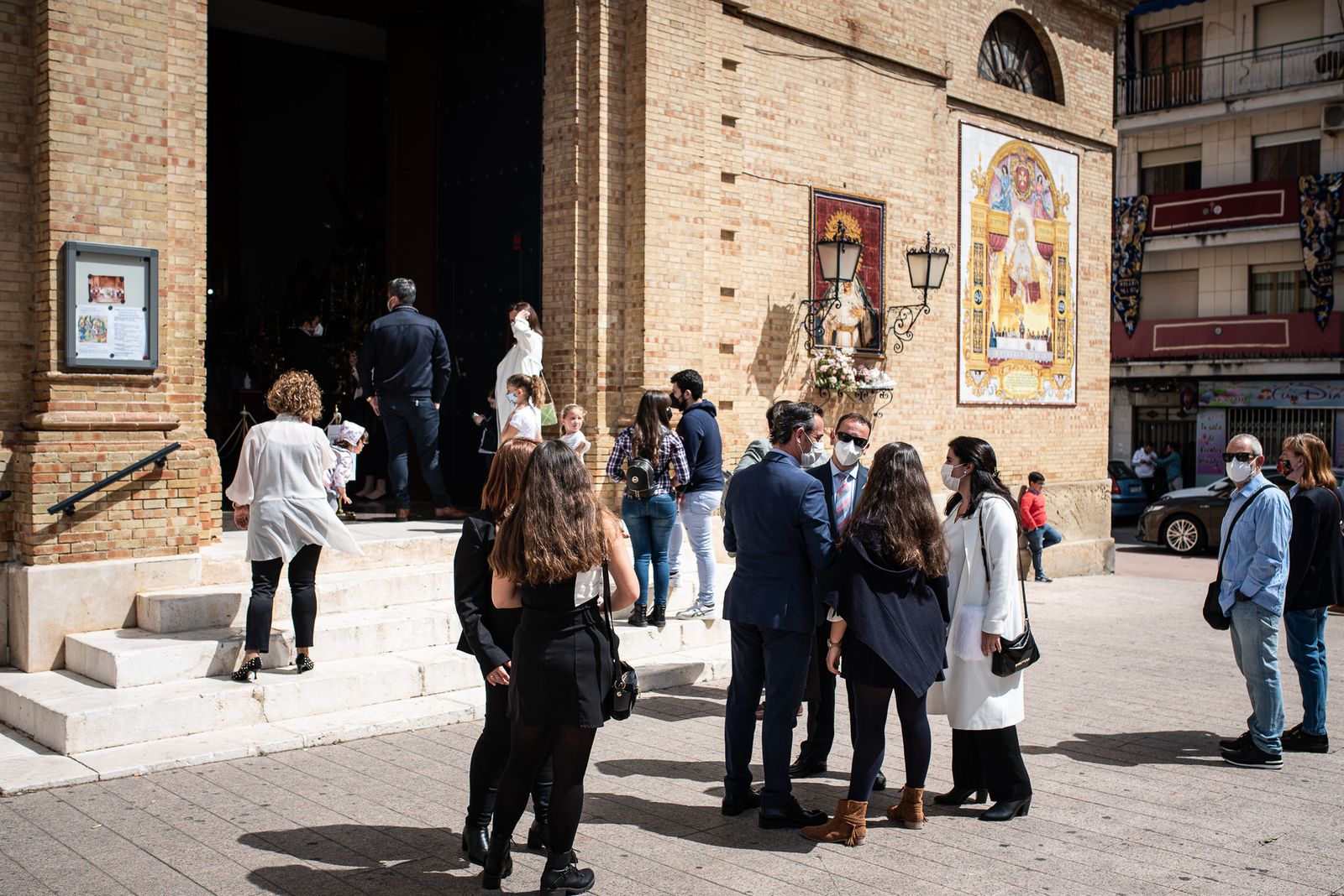 Imágenes del ambiente cofrade en la Iglesia del Sagrado Corazón de Jesús