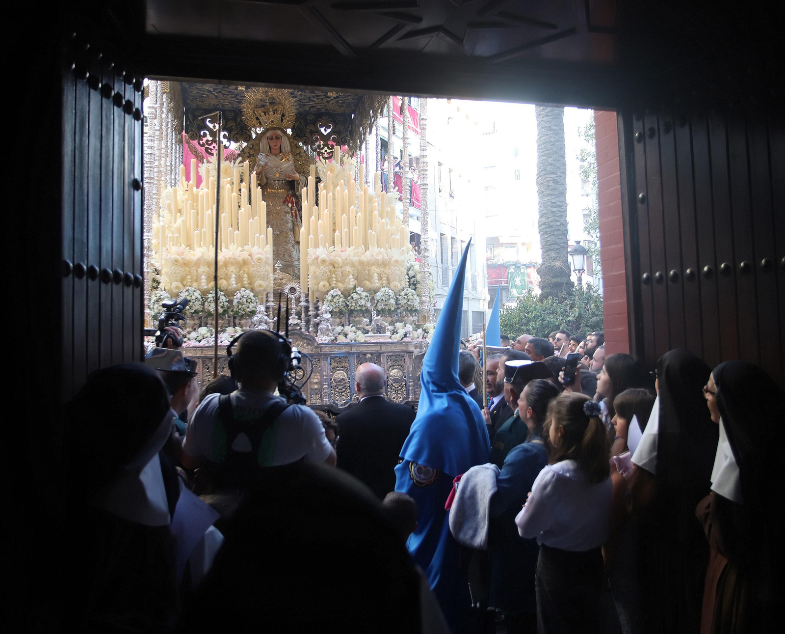 La Hermandad de la Victoria en la Semana Santa de Huelva 2023, en imágenes