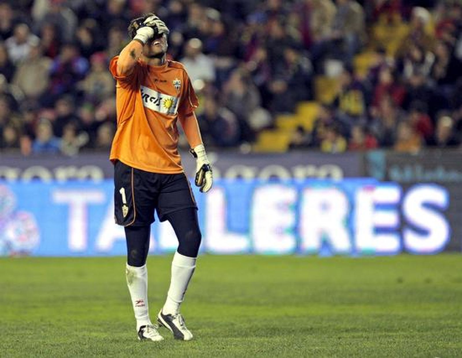 El Almería sucumbe ante el Levante en Valencia (1-0). / EFE