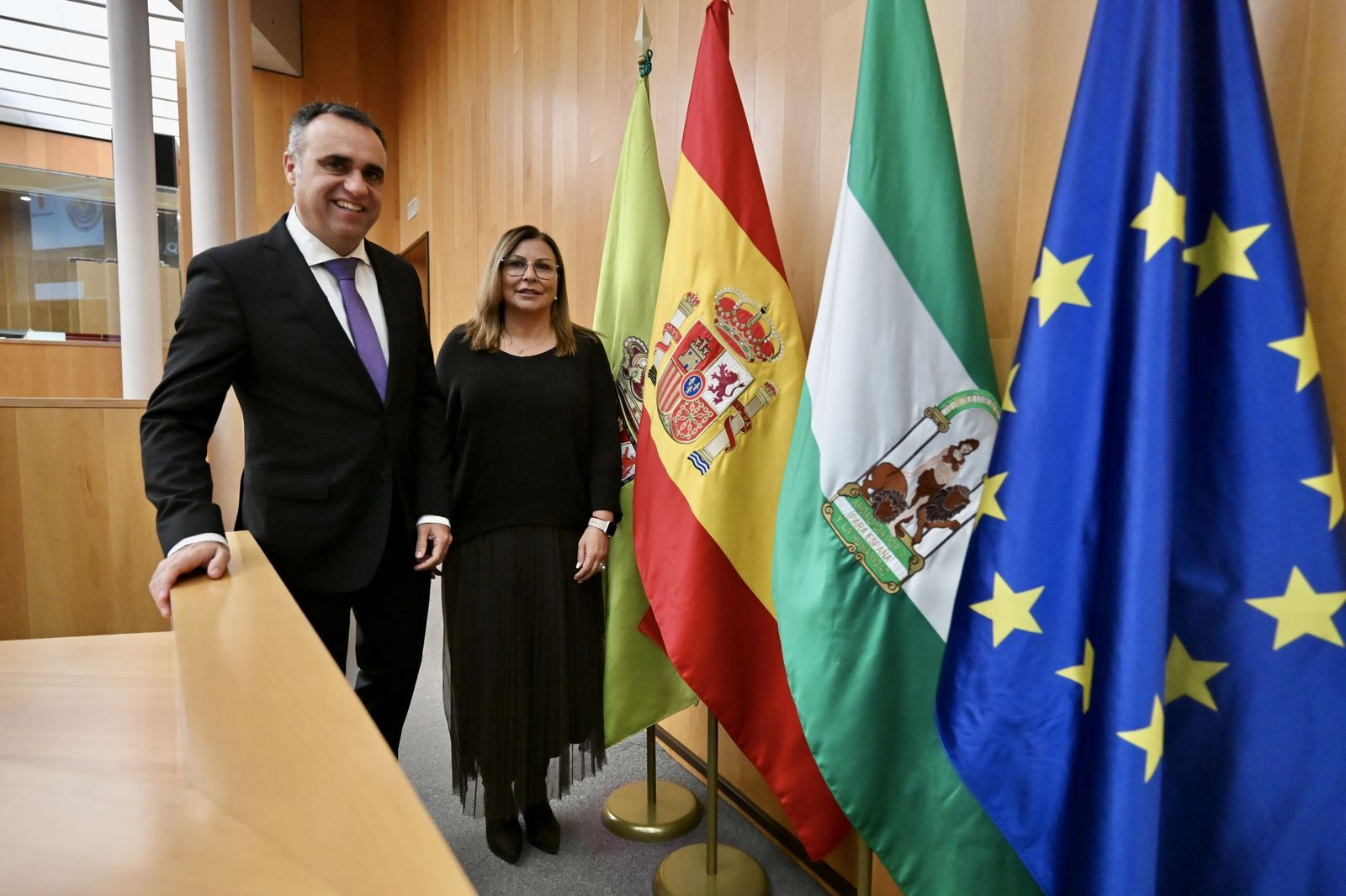 El presidente de la Diputación y la diputada de Economía durante el pleno celebrado este martes