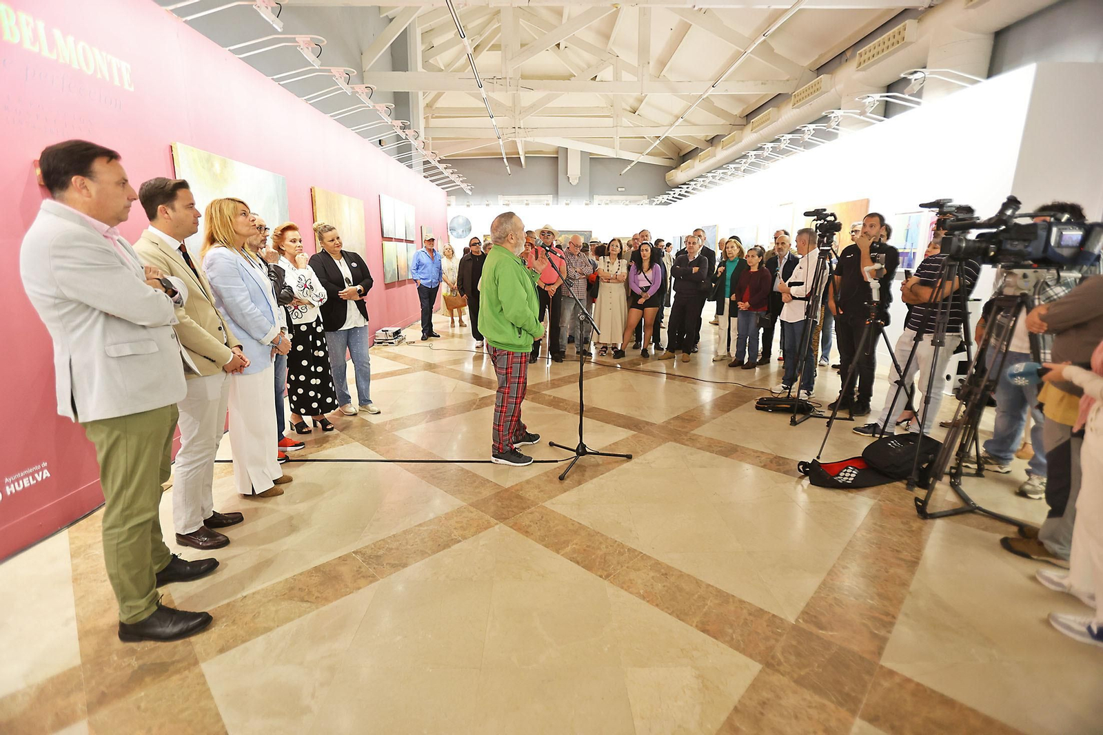 Imágenes de la inauguración de la muestra 'Camino de Perfección' del pintor Antonio Belmonte