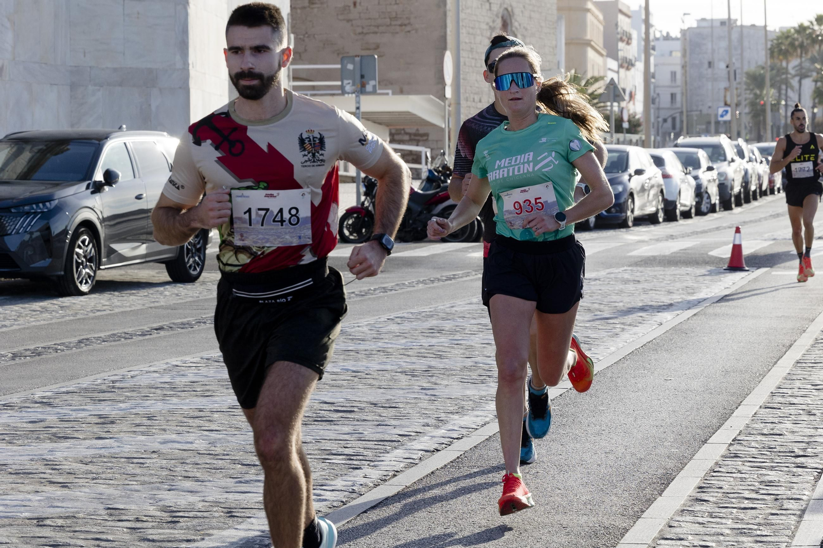 Búscate en las imágenes de la "II Media Maratón Ciudad de Cádiz"