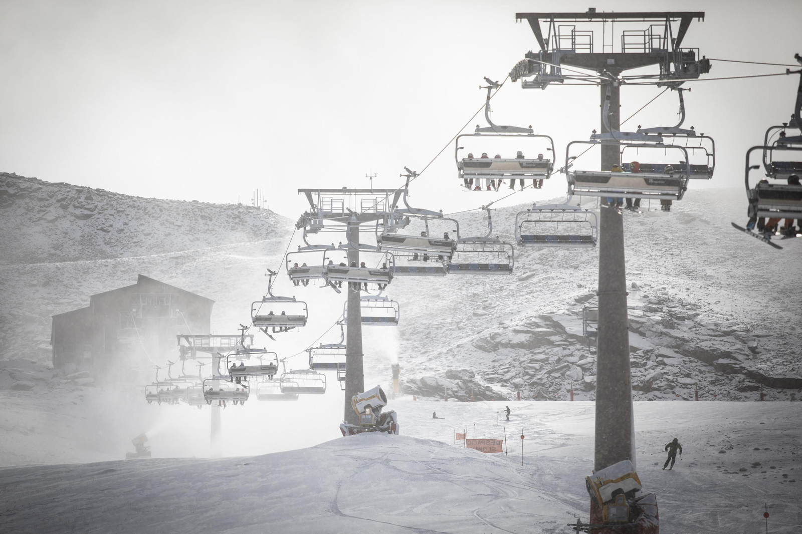 Fotos: así ha sido el inicio de la temporada de esquí en Sierra Nevada