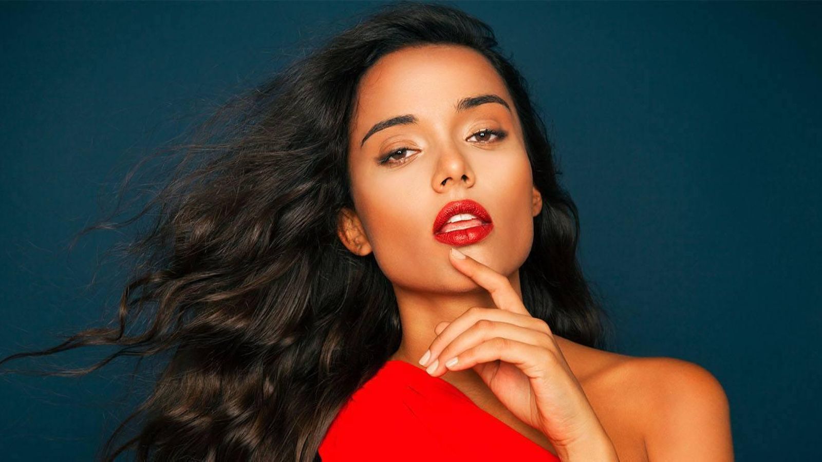 Es importante saber qué productos elegir para lucir una melena con volumen.