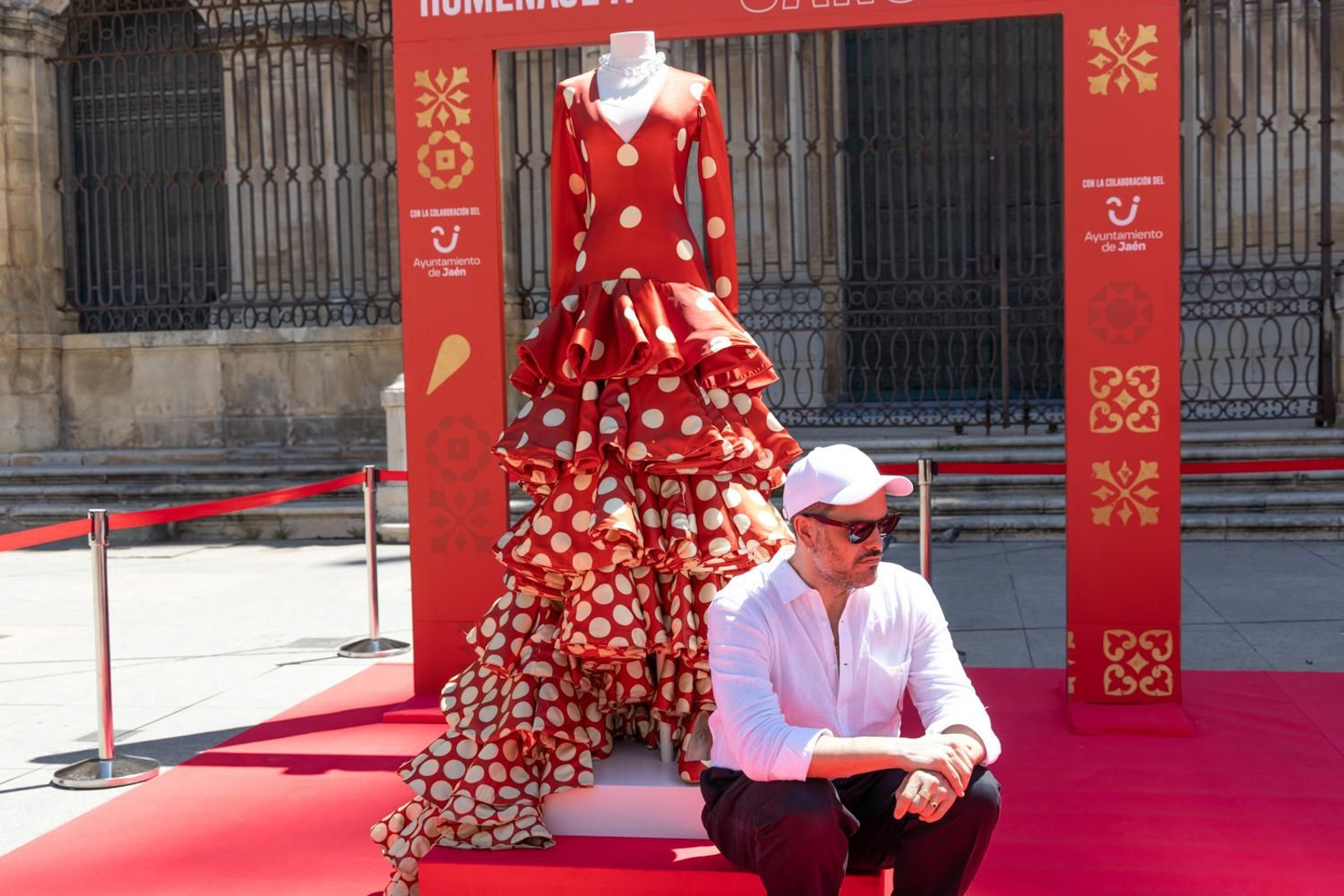 Imágenes del homenaje, a los pies de la Catedral de Leandro Cano.