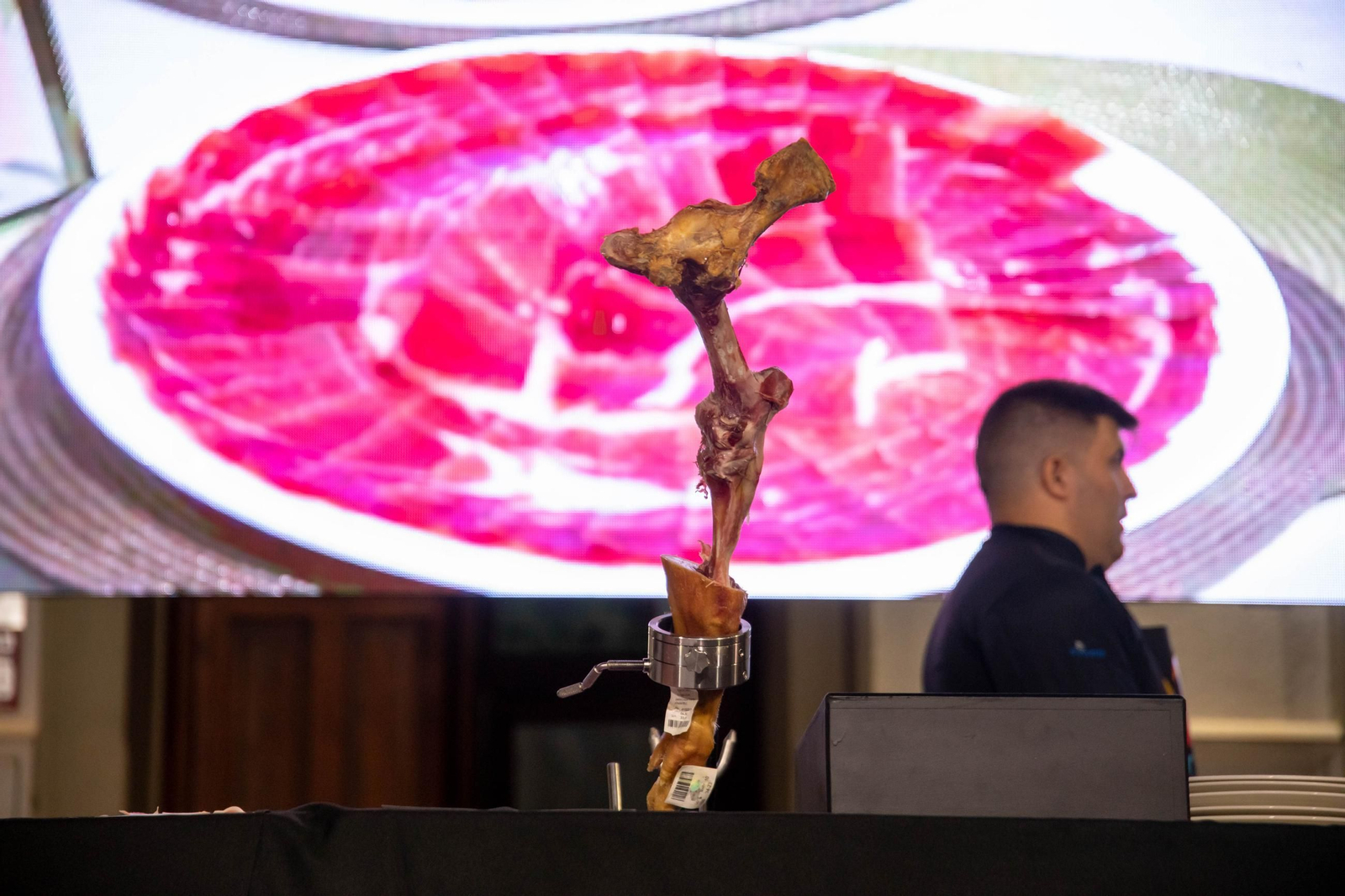 Concurso de cortadores de jamón en Serón, en imágenes
