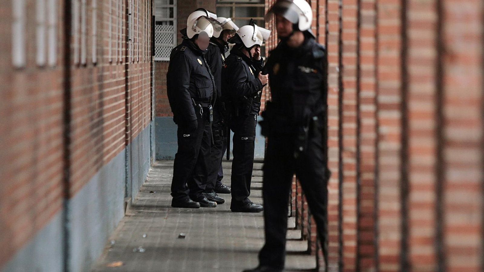 Una operación policial en la barriada de Las Palmeras en Córdoba.