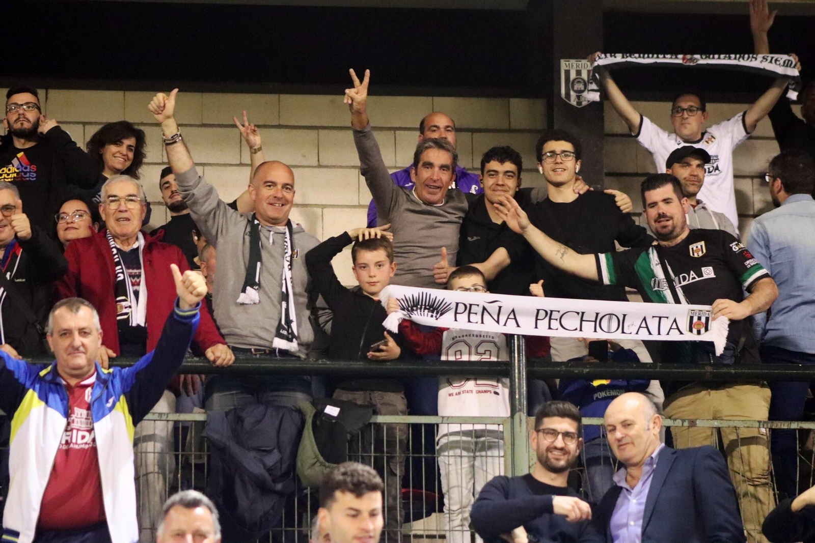 Aficionados del Mérida en el Romano.