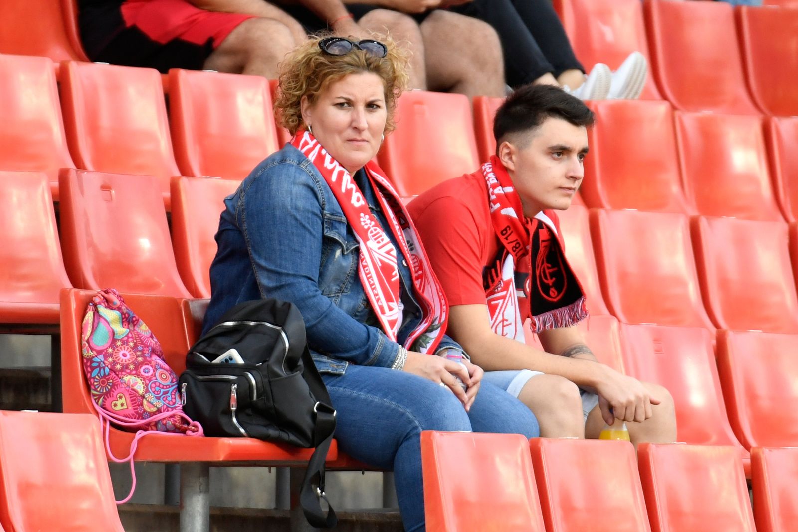 Encuéntrate en las gradas de Los Cármenes en el partido del Granada CF femenino