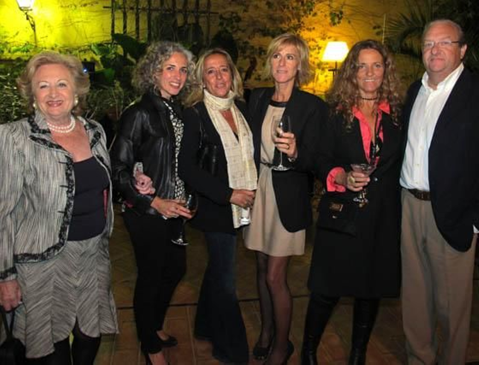 Charo Martín, Chiqui Domínguez, Yolanda Carreño, Alicia Orden, Belén Cabello y Luis Pineda.

Foto: Victoria Ramírez