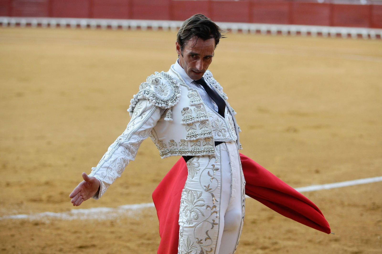 Las imágenes de la corrida de toros en El Puerto con Escribano, Morilla y Pinar