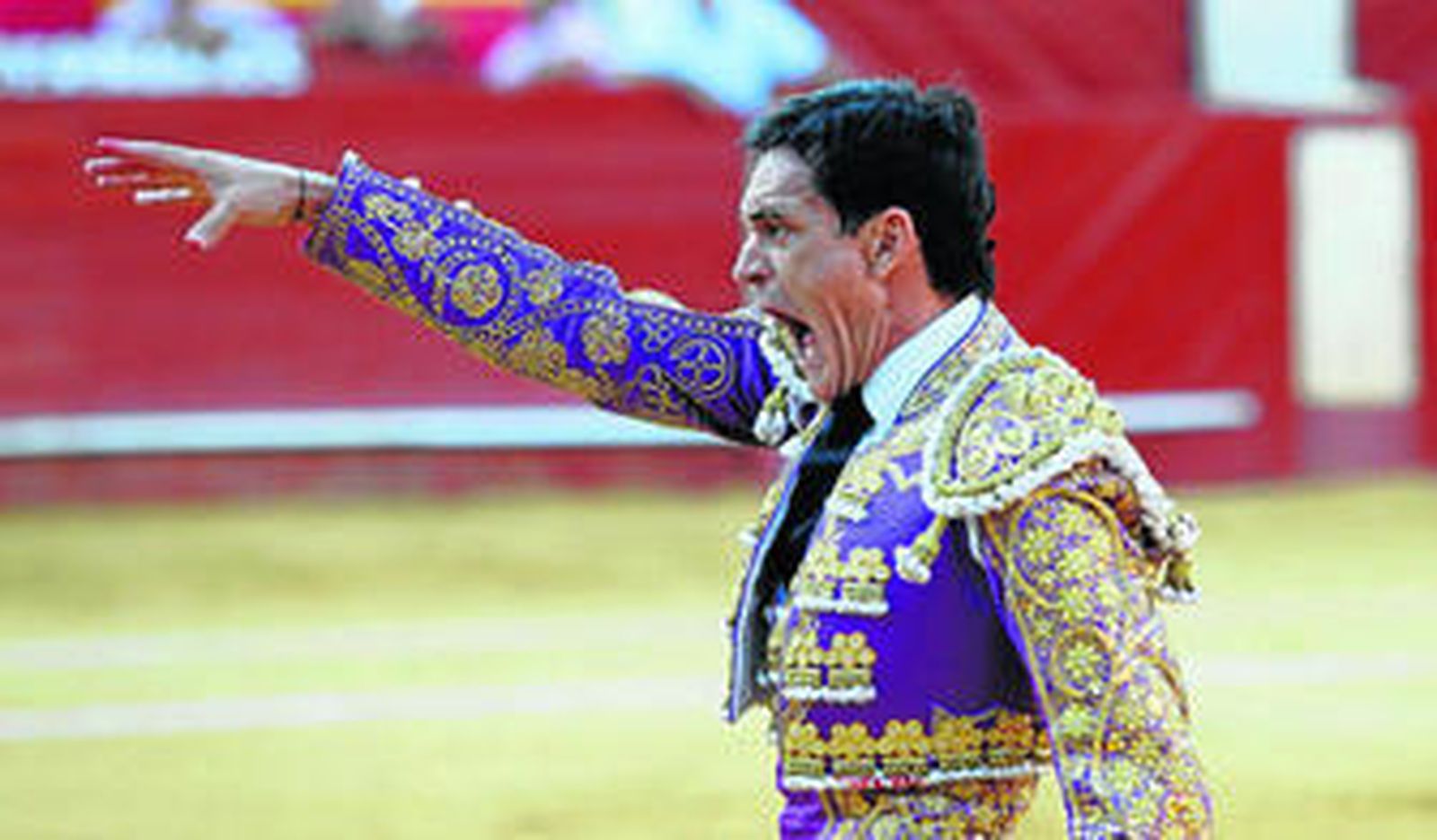 Francisco Torres Jerez tras conseguir la estaocada en el segundo de su lote al que terminó cortando dos orejas más a su particular esportón.