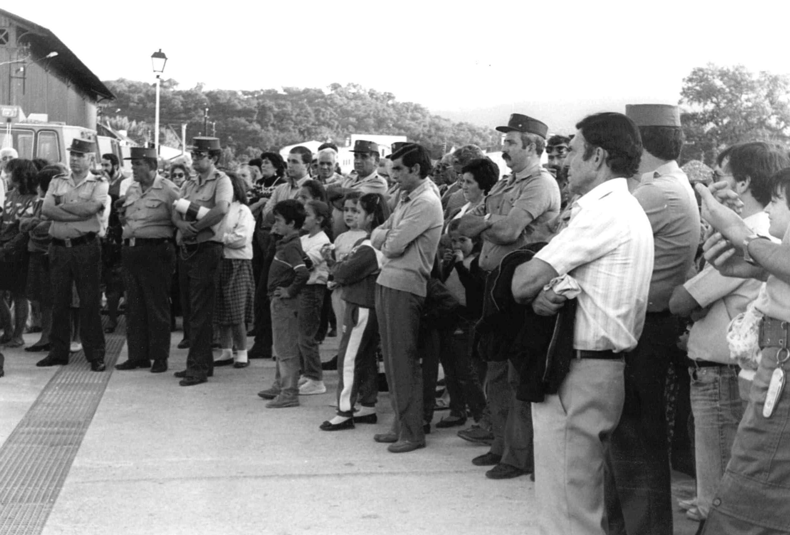 Gran expectación en la estación de El Repilado a la espera de la niña