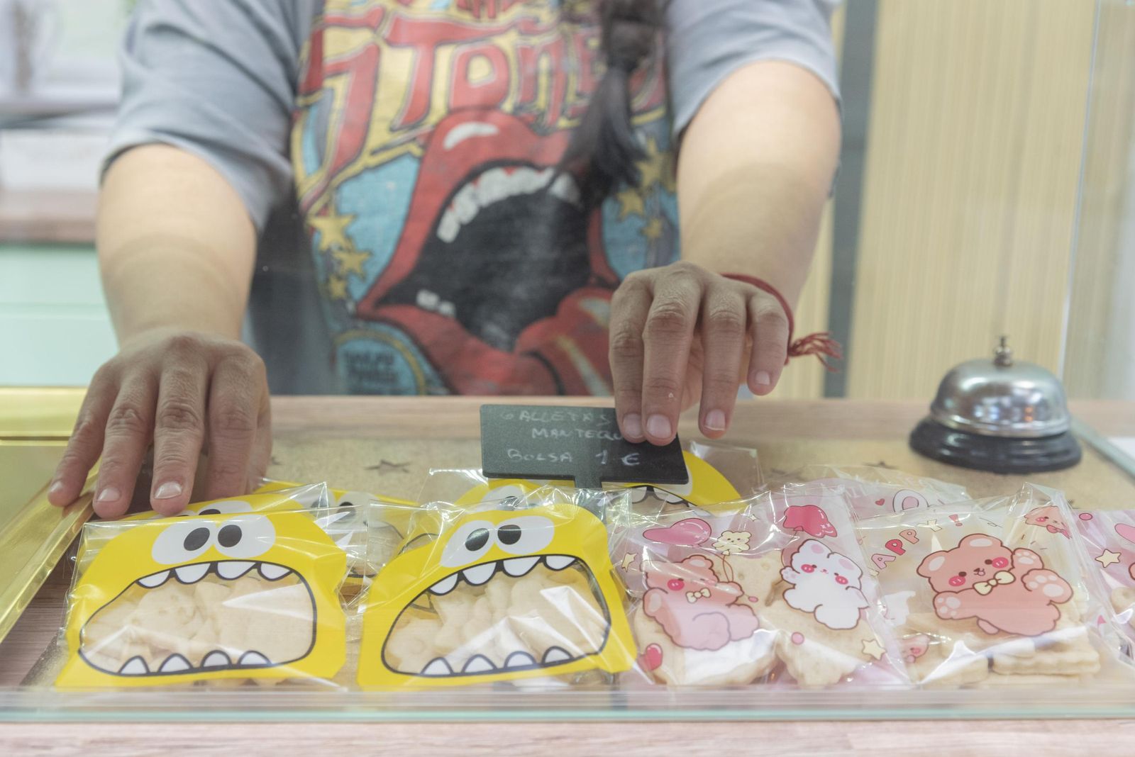 Fotos de los comercios en el mercado Diego Ponce en San Roque