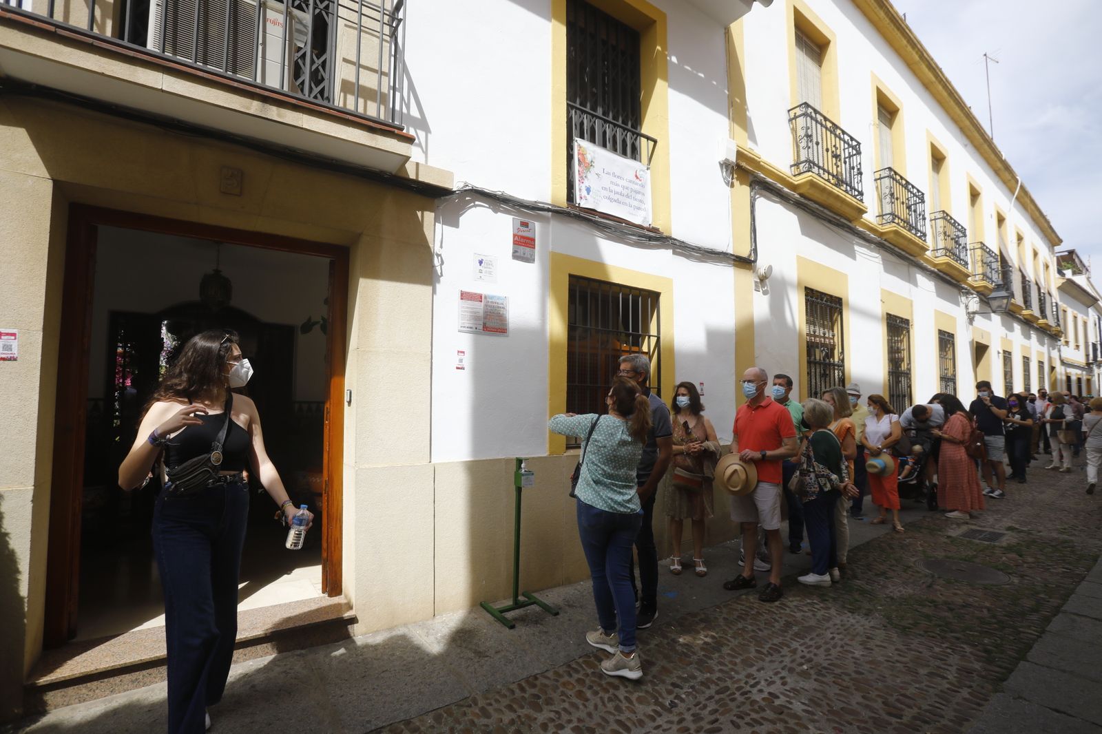 Fotografías: Sábado de colas y bulla en los Patios de Córdoba