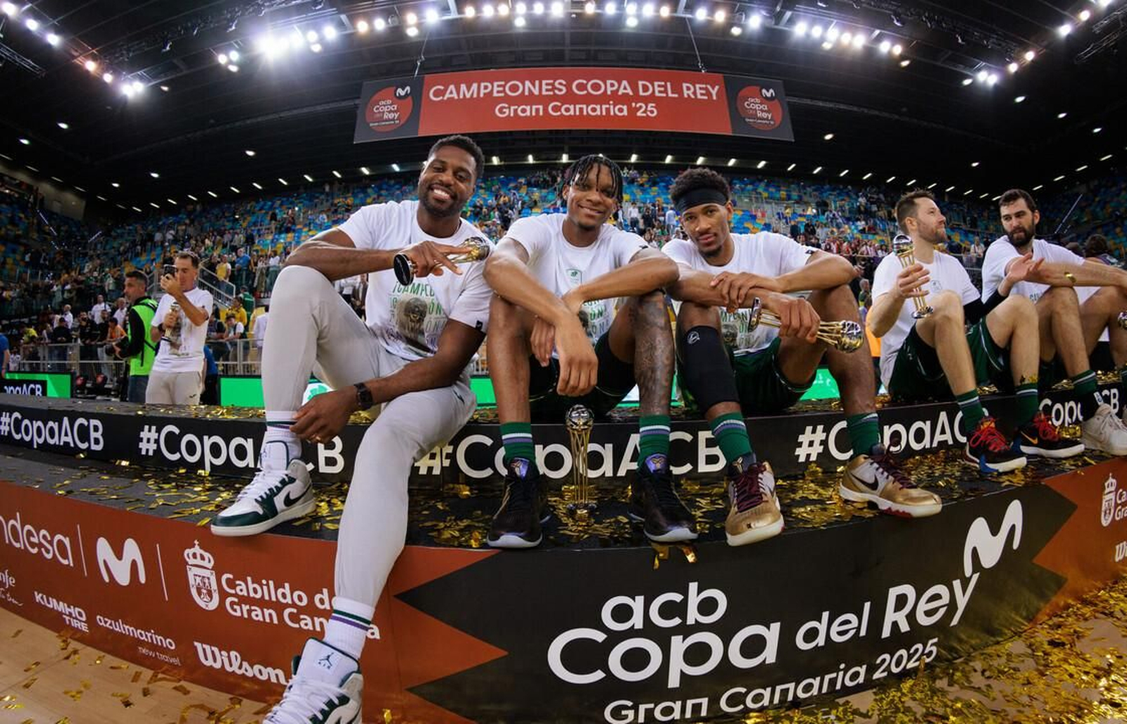 El Unicaja, campeón de Copa: Todas las imágenes del partido, la fiesta y la llegada a Málaga