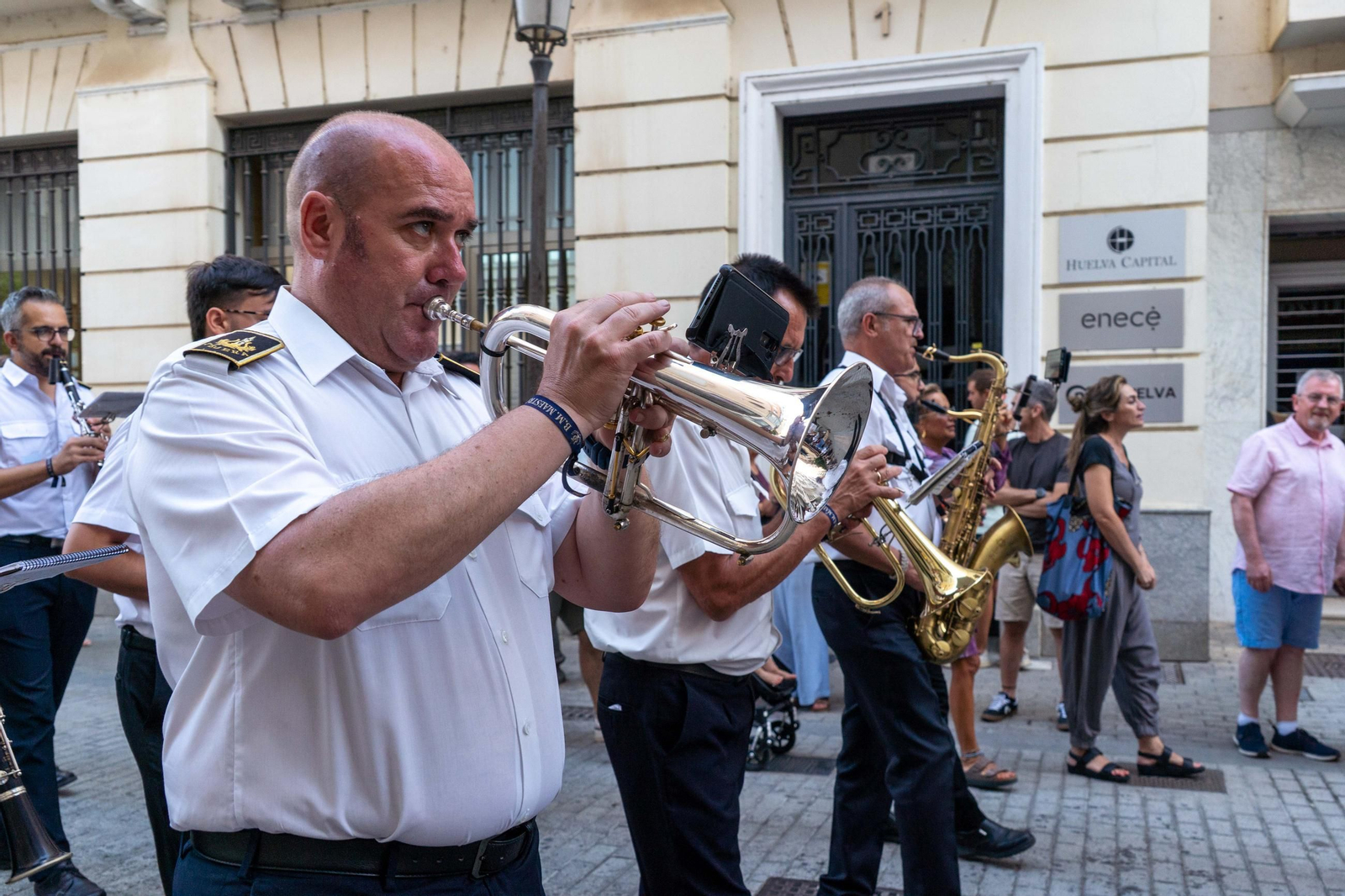 Imágenes de la procesión La Virgen del Carmen por las calles de Huelva