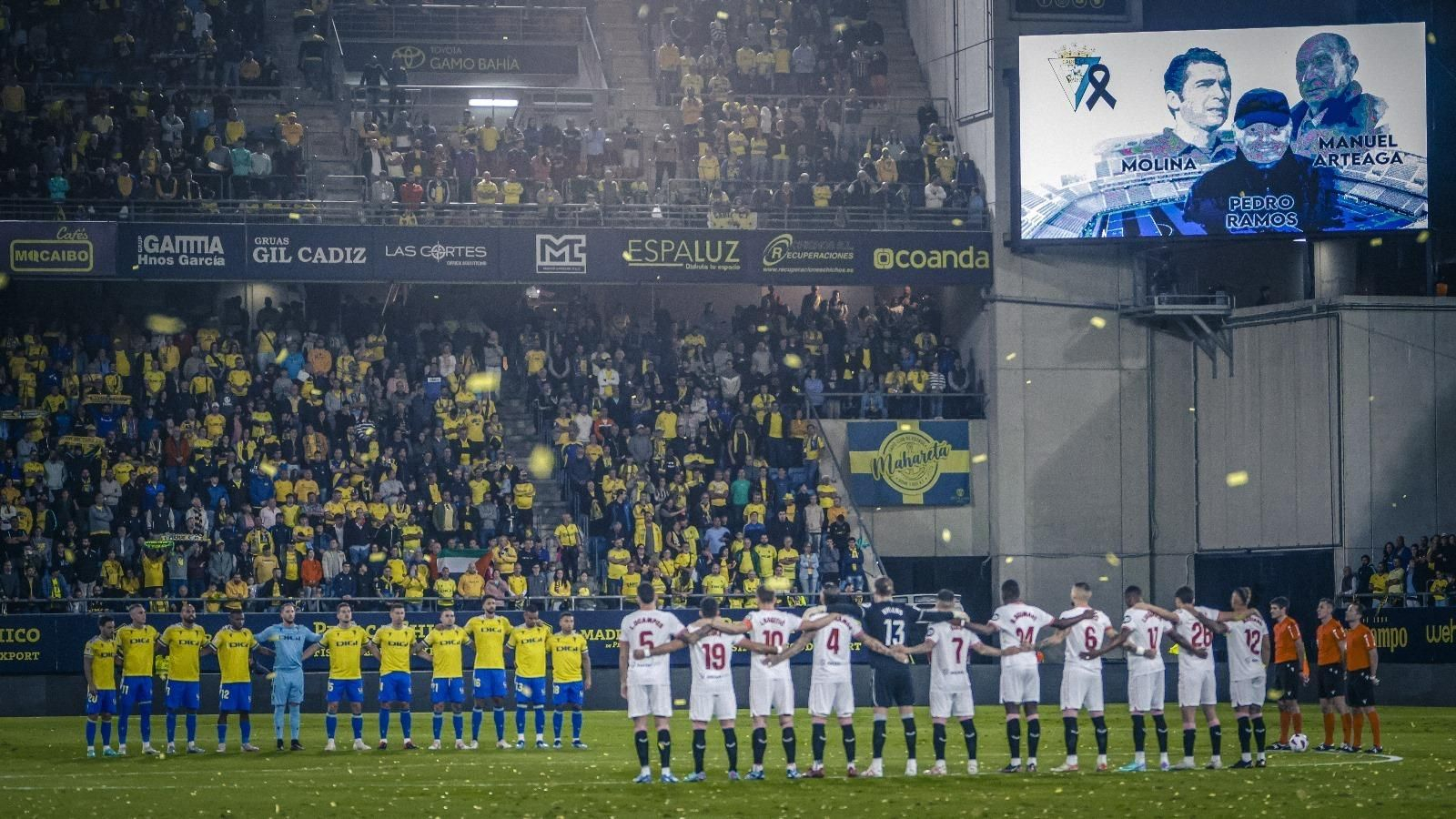 Búscate entre las imágenes del partido Cádiz Cf - Sevilla