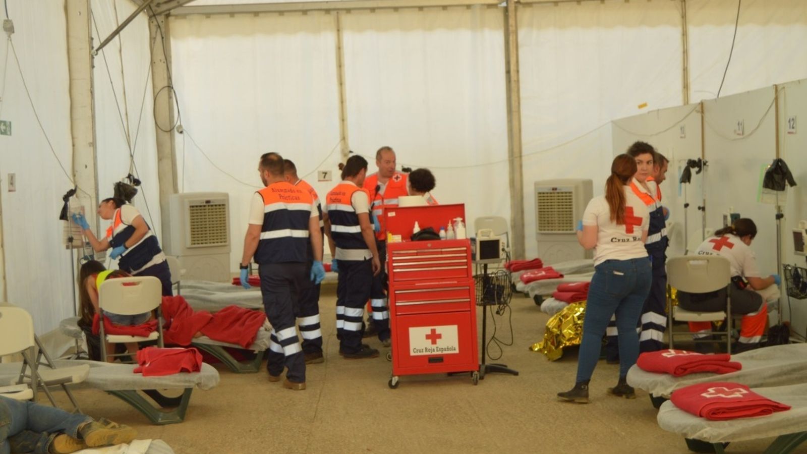 Carpa de Cruz Roja en la Feria.