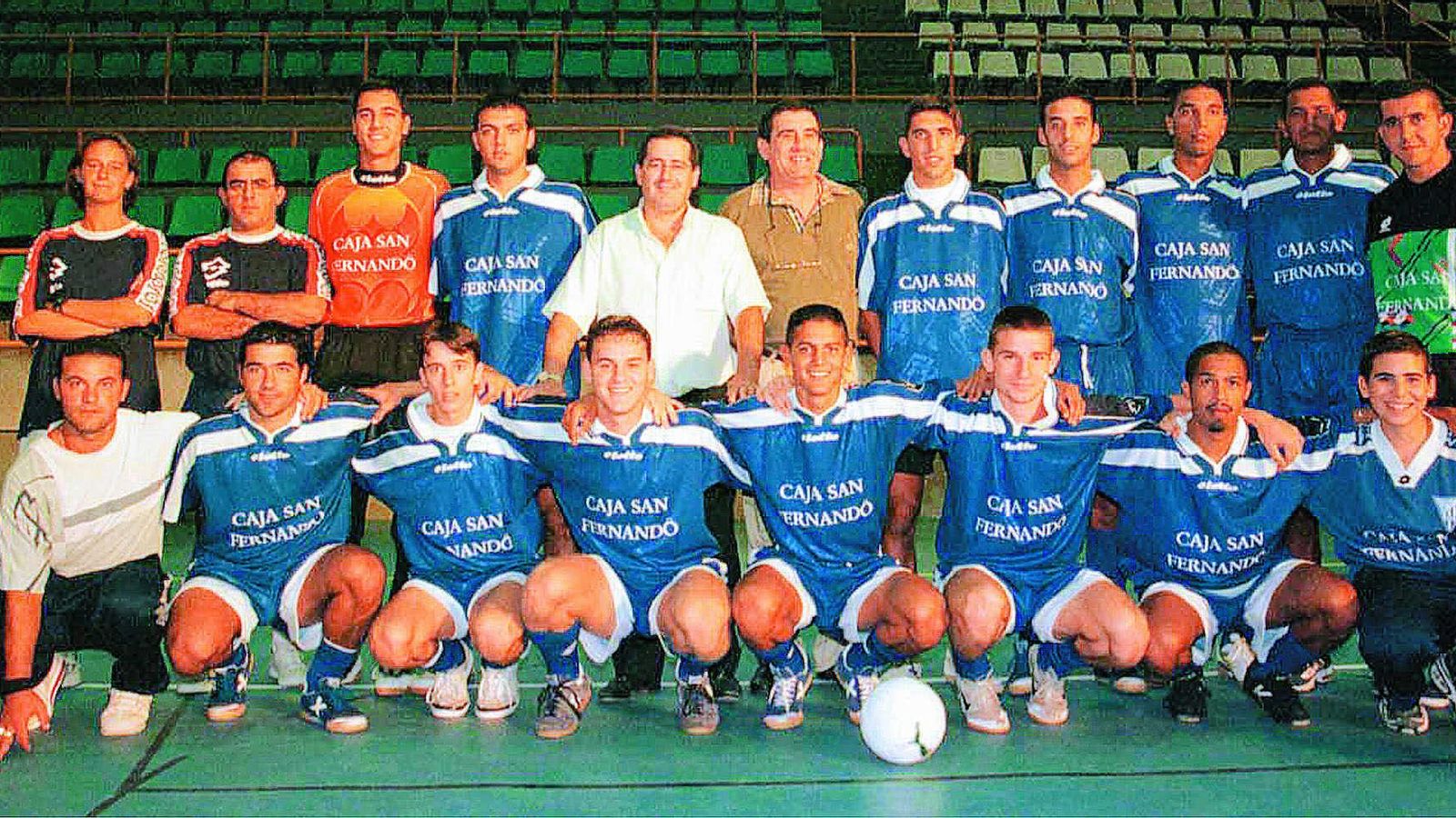 Plantilla del Caja San Fernando de fútbol sala en la temporada 1999/2000.