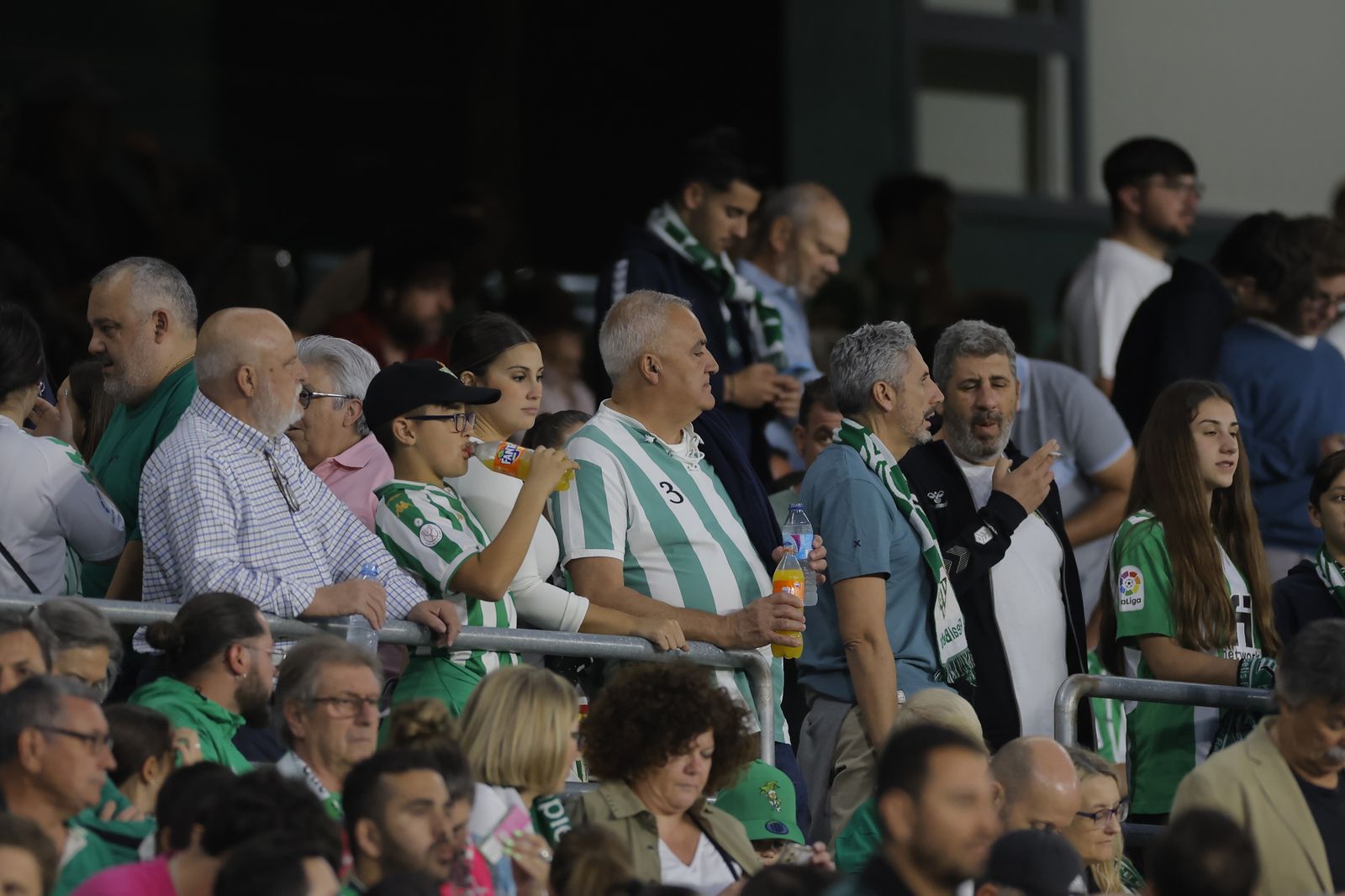 Búscate en las fotos de Betis-Getafe