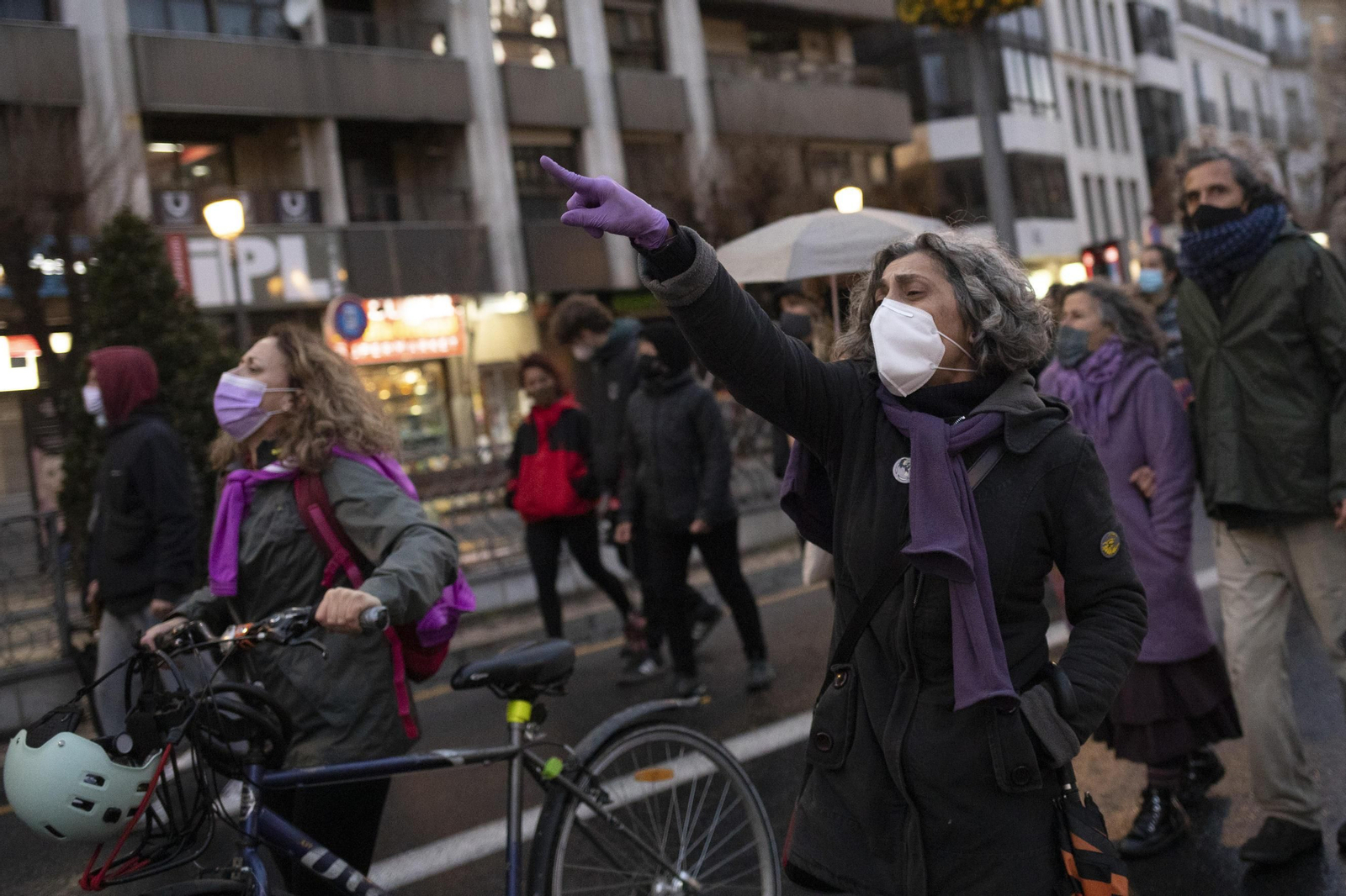 Las mejores imágenes de la manifestación feminista del 8M en Granada este 2021