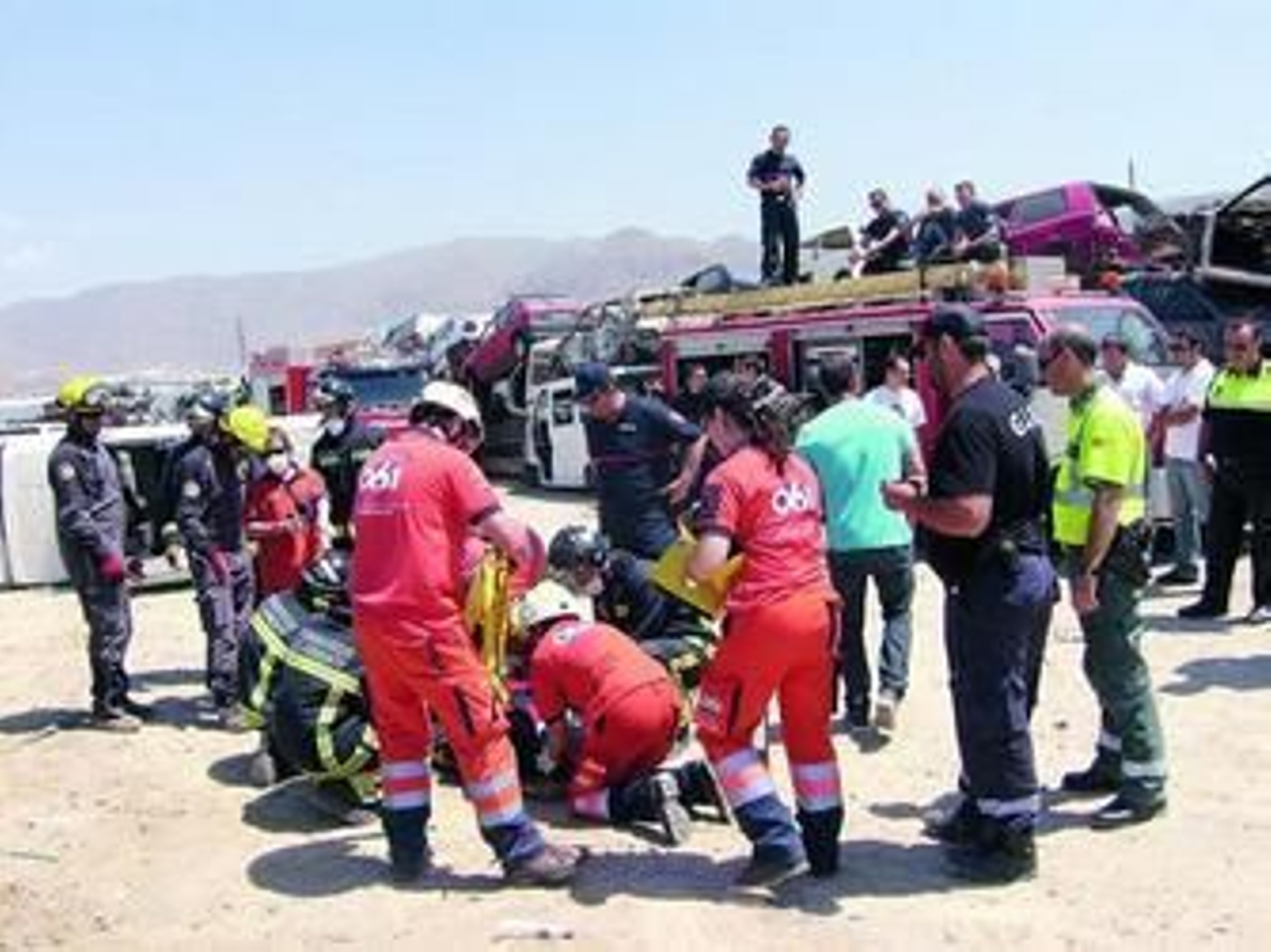 Bomberos en Acción, Guardía Civil, Policía Local, 061 y Protección Civil participaron en el simulacro.