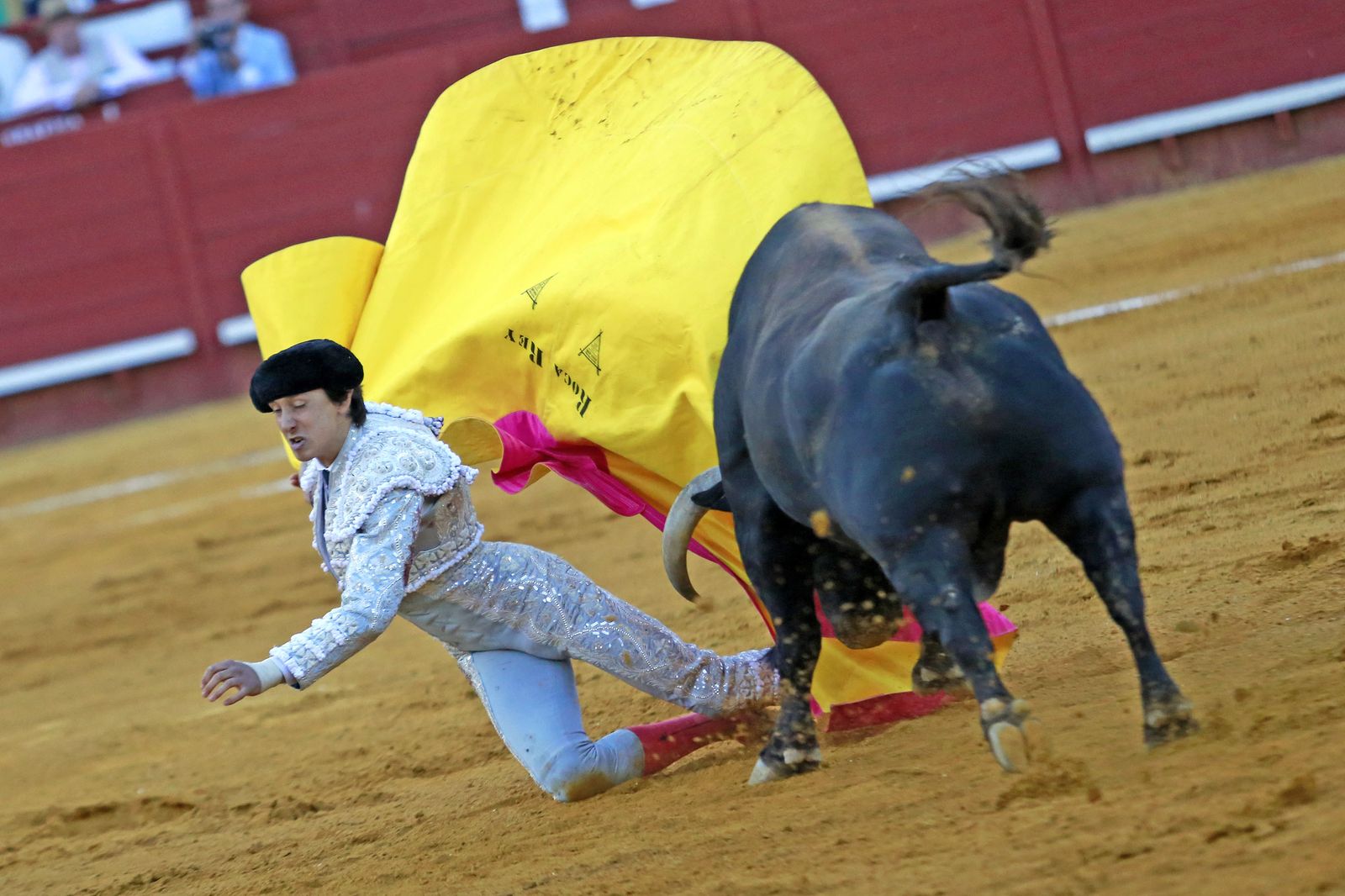 Imágenes de la faena de "El Fandi", Manzanares y Roca Rey en el coso jerezano